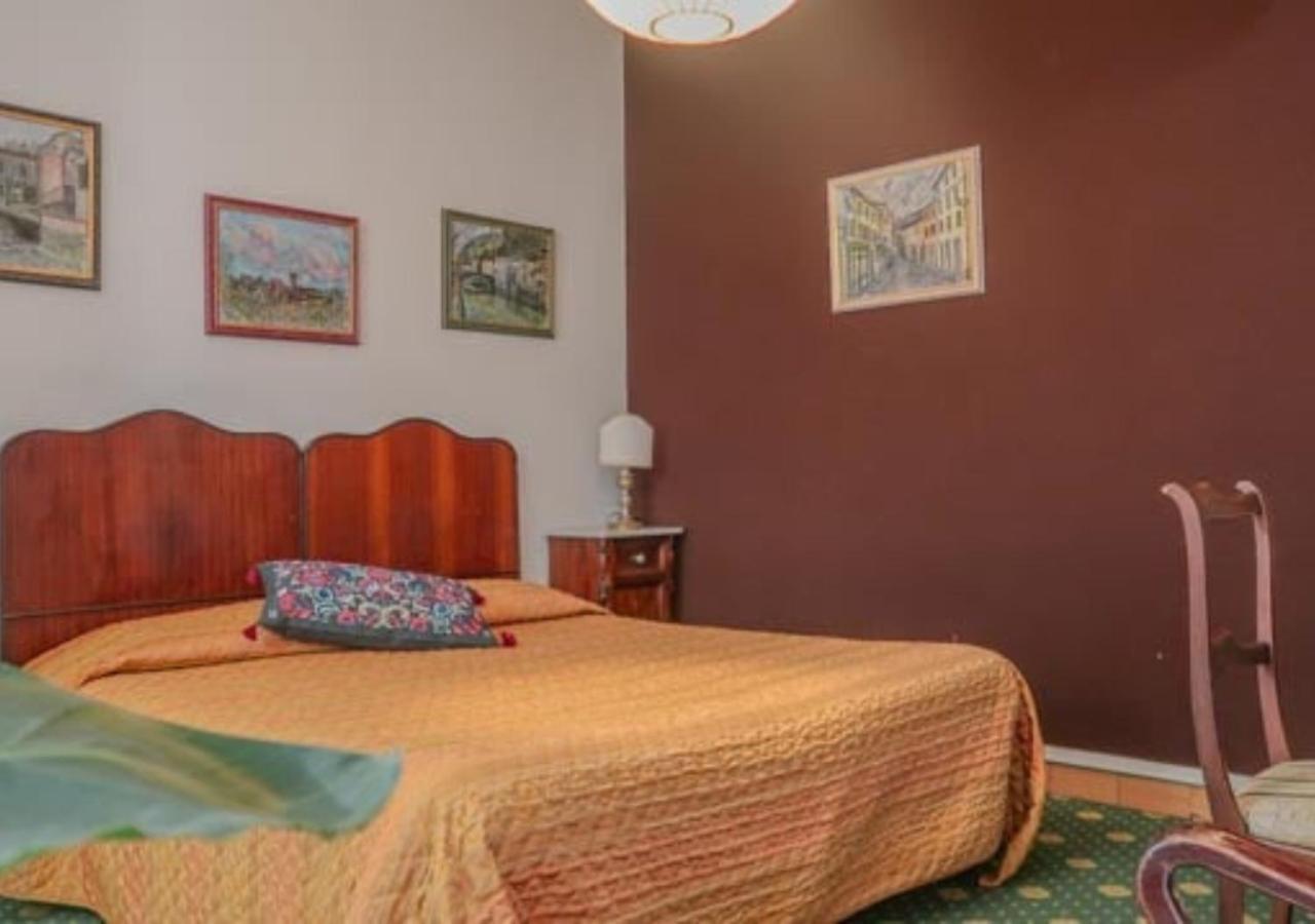 Large Double or Twin Room - Photo 1