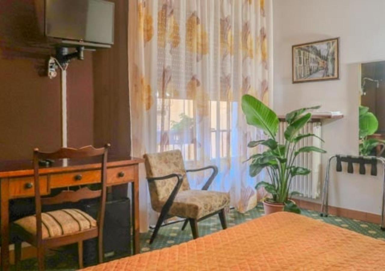 Large Double or Twin Room - Photo 4