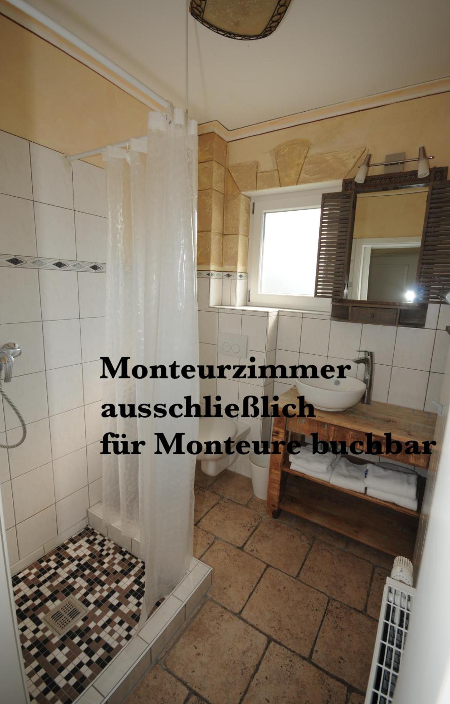 Small Single Room photo 2