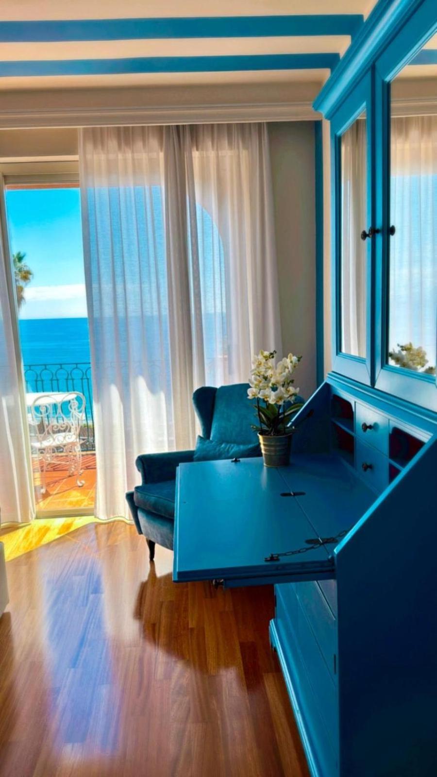 Premium Double Room with Balcony and Sea View - Top Floor