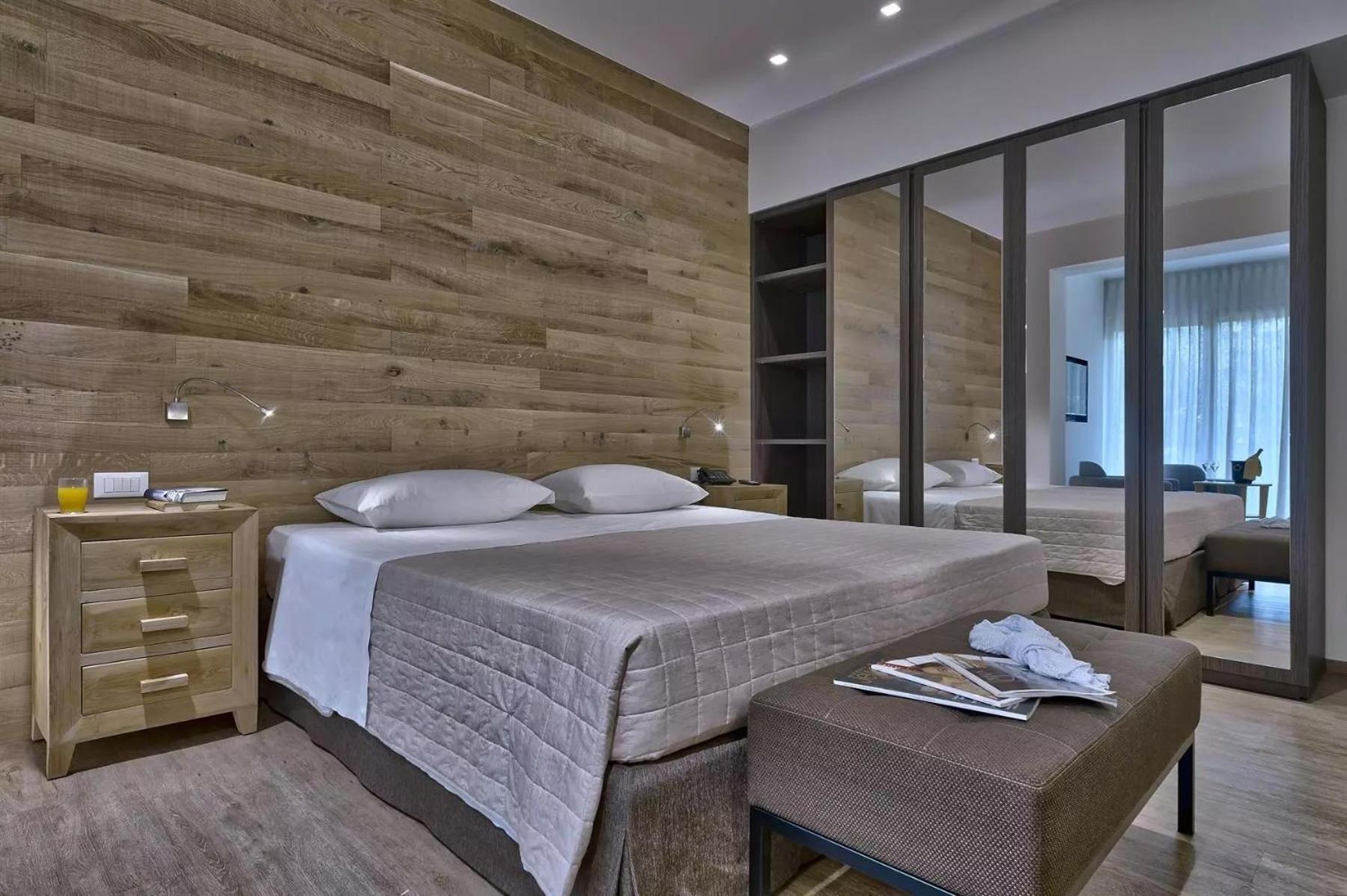 Deluxe Junior Suite - Photo 7