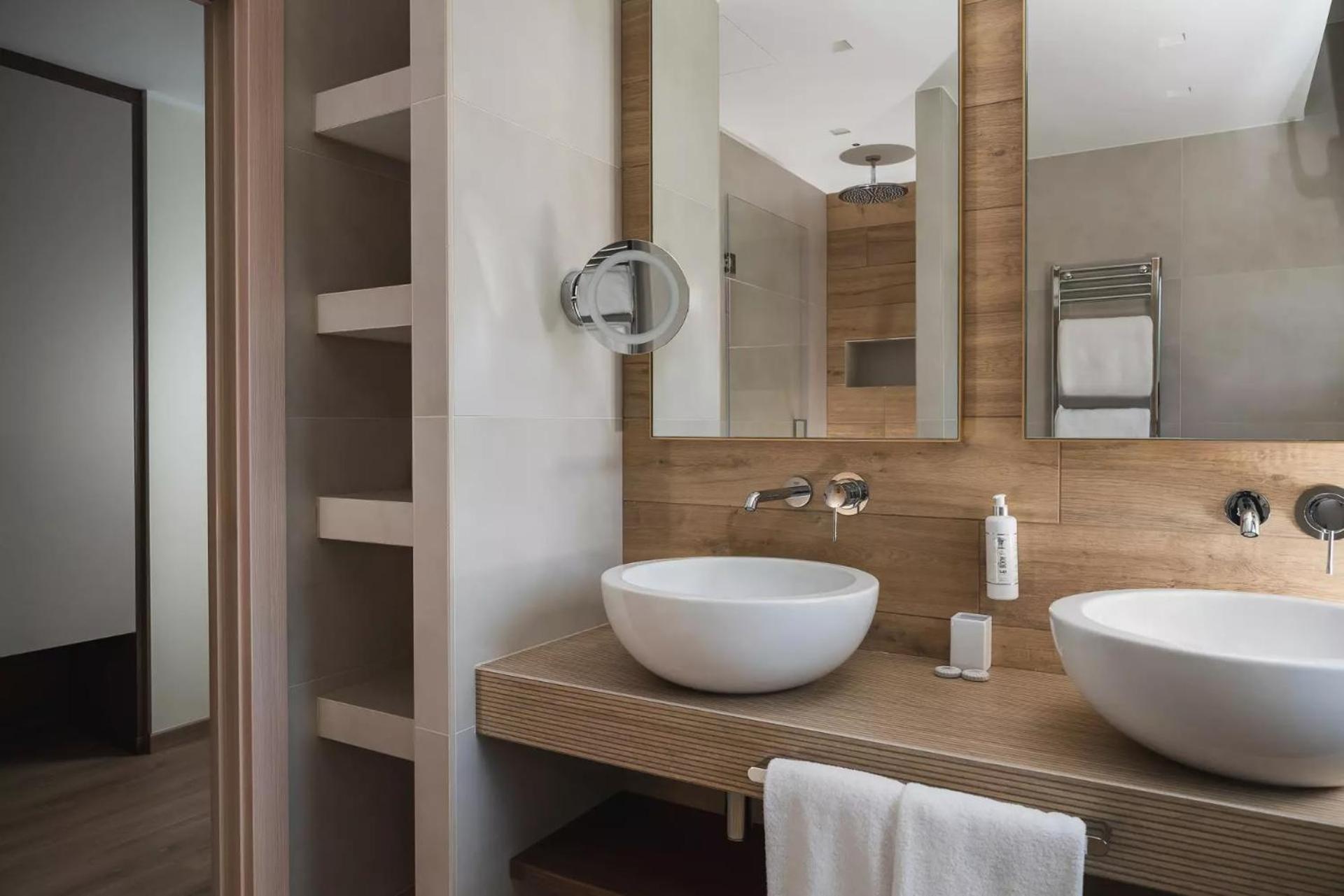 Superior Double or Twin Room photo 3