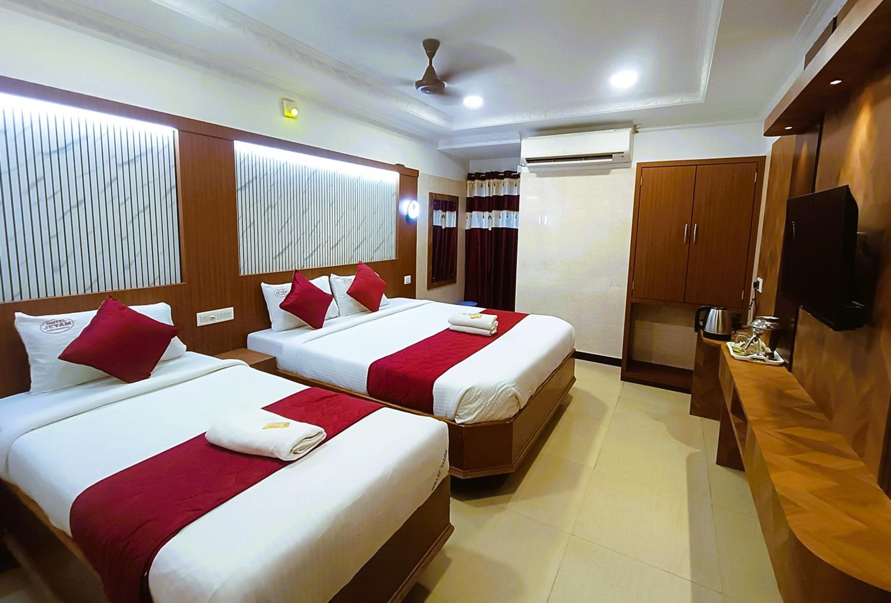 Comfort Triple Room
