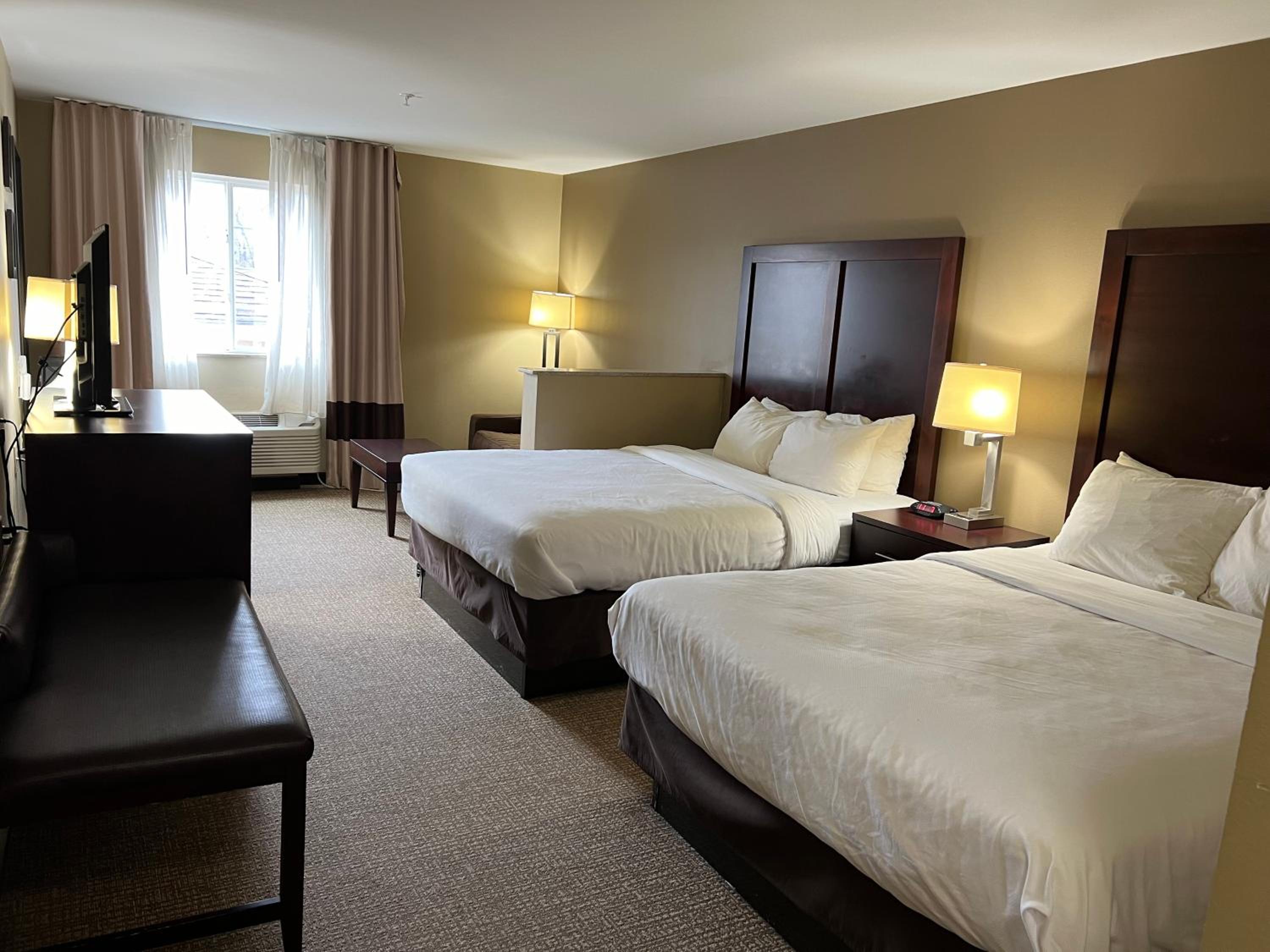Suite with Two Queen Beds - Non-Smoking