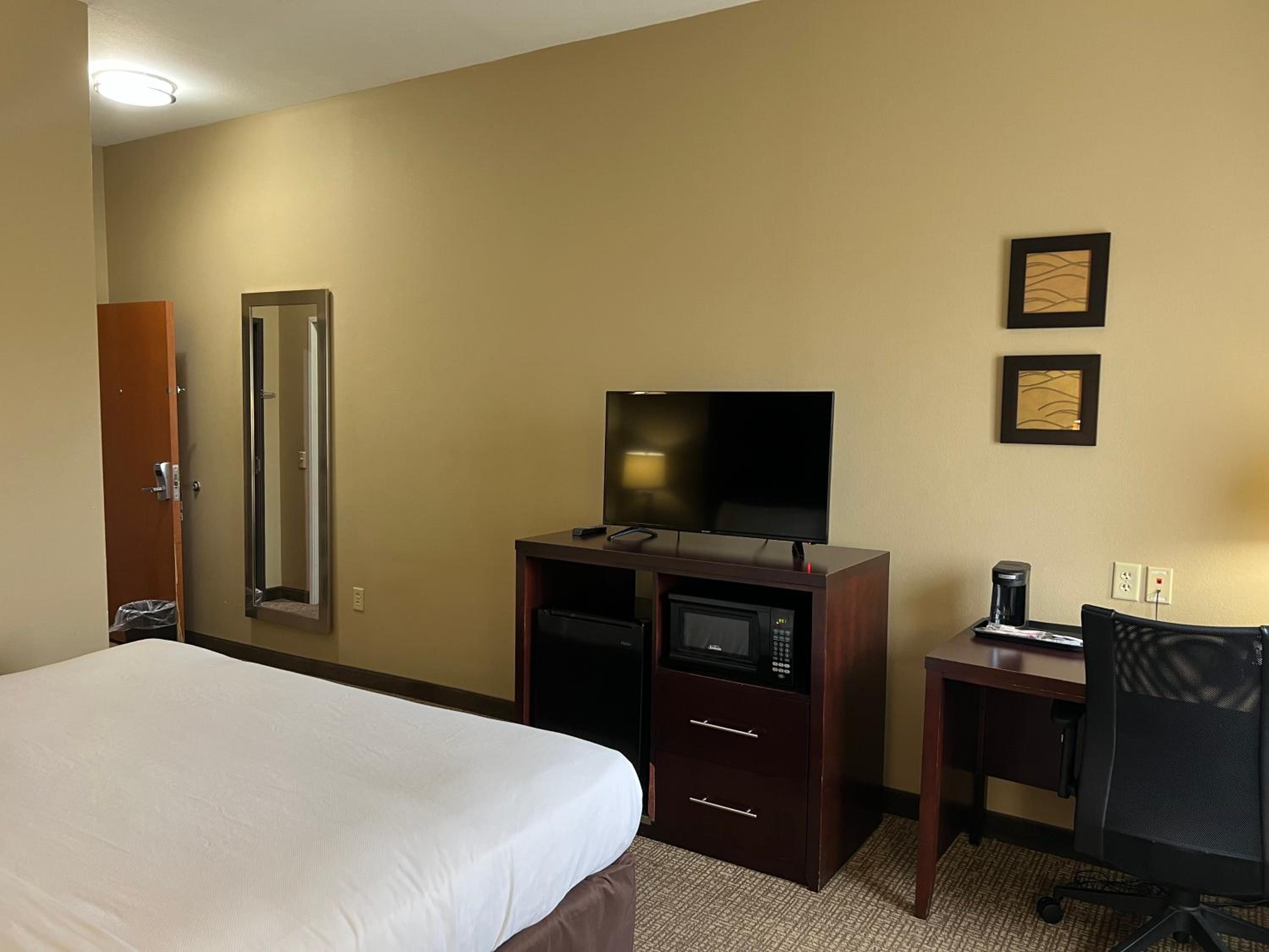 Days Inn & Suites by Wyndham Manheim Lebanon, Photo 3