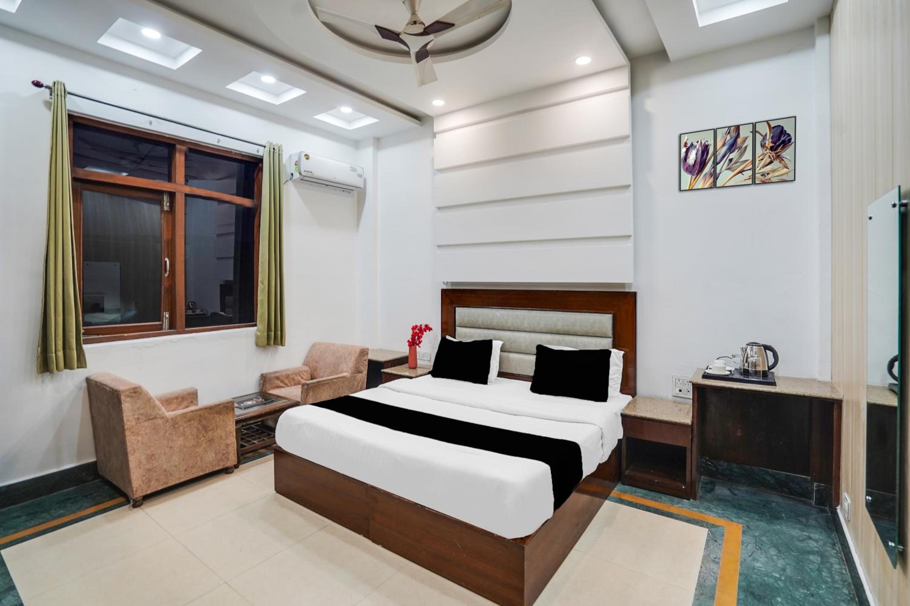 Deluxe Double or Twin Room photo 2