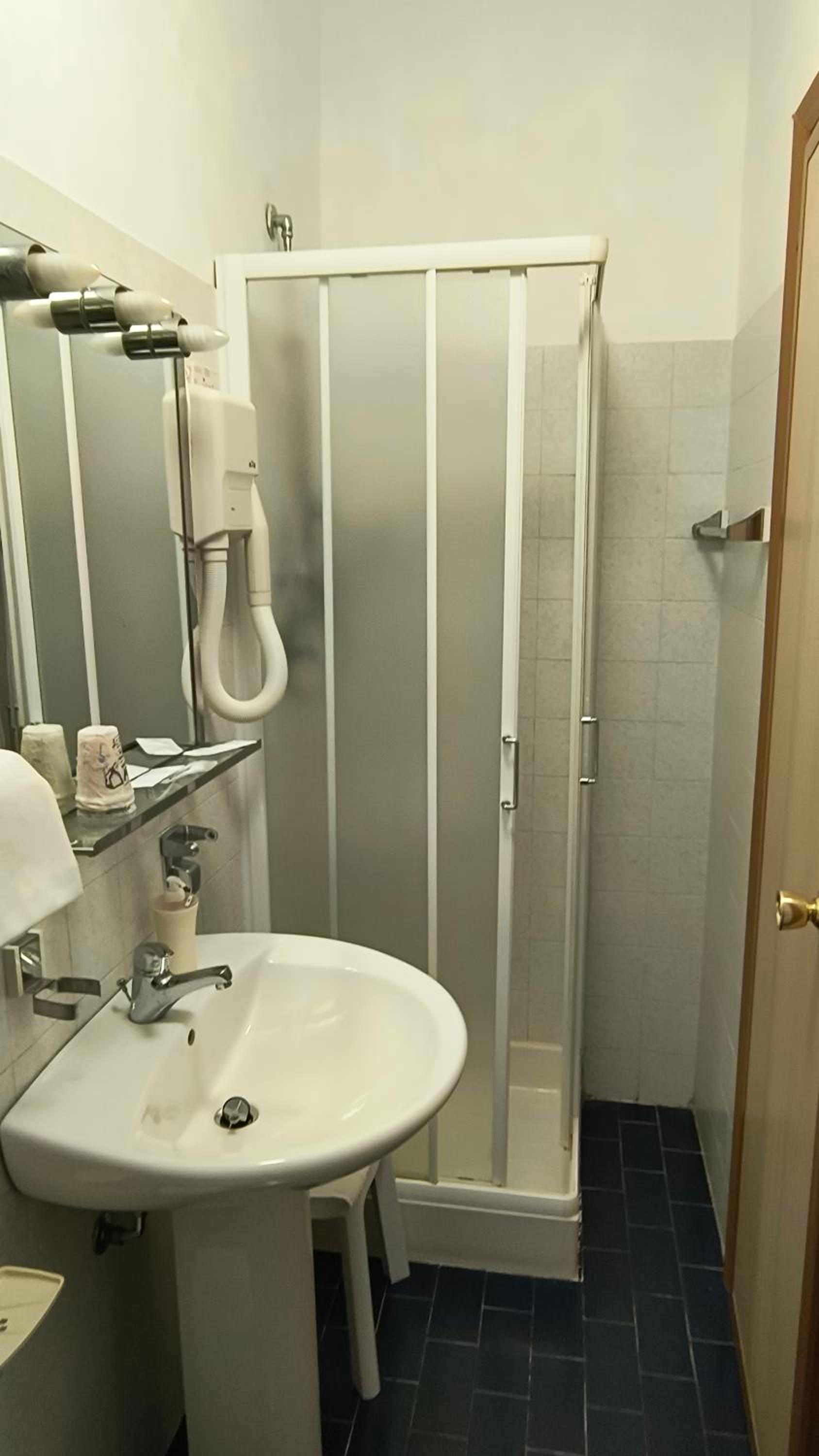 Double or Twin Room photo 3