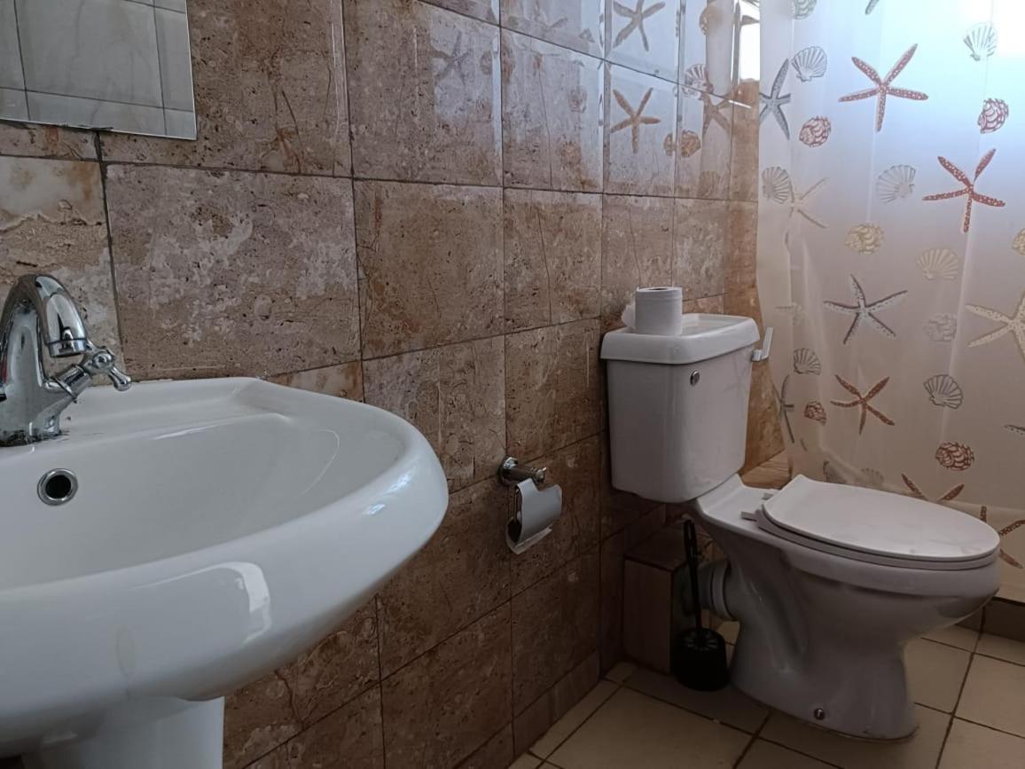 Three-Bedroom Apartment - Photo 11