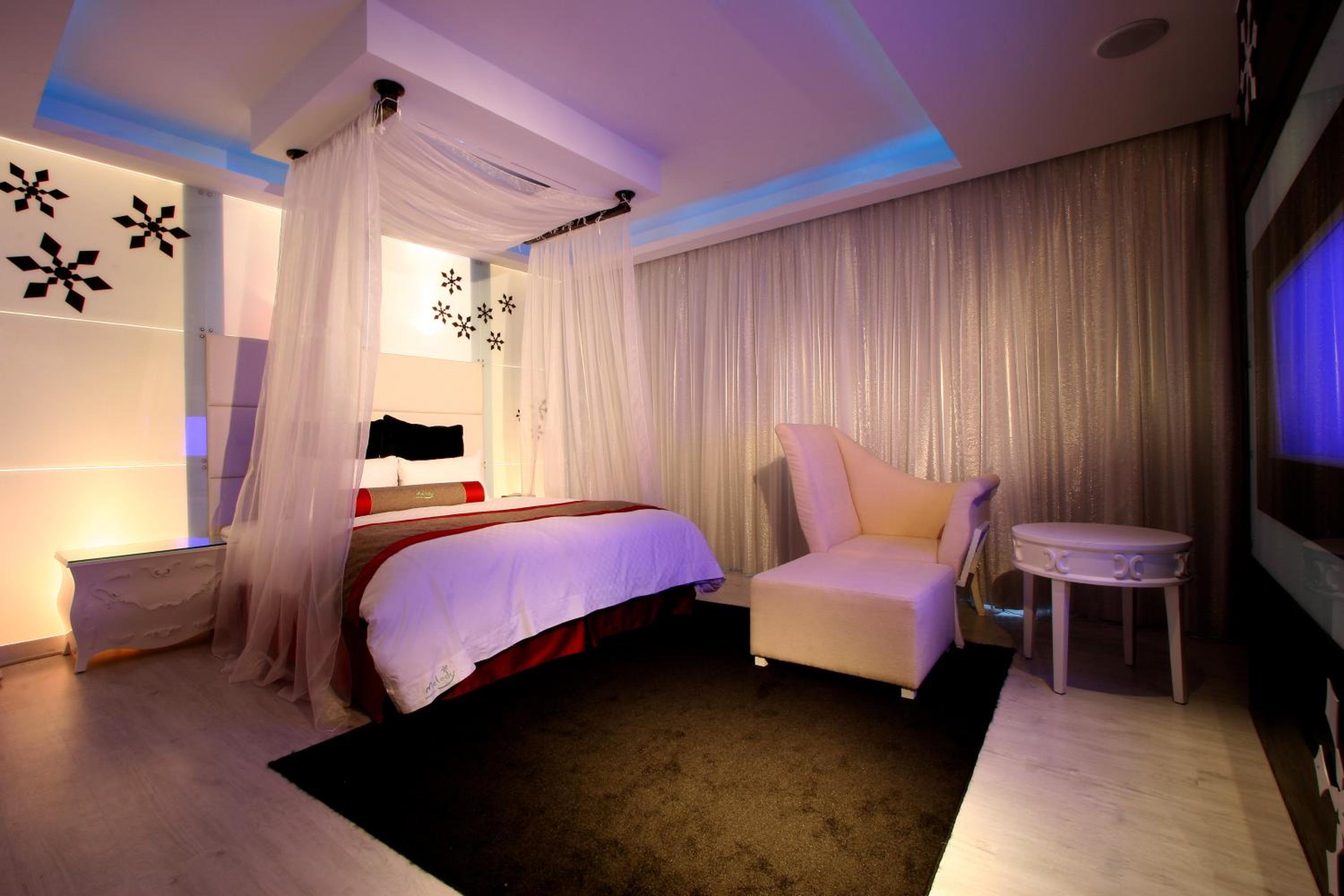 Superior Queen Room With Spa Bath photo 3