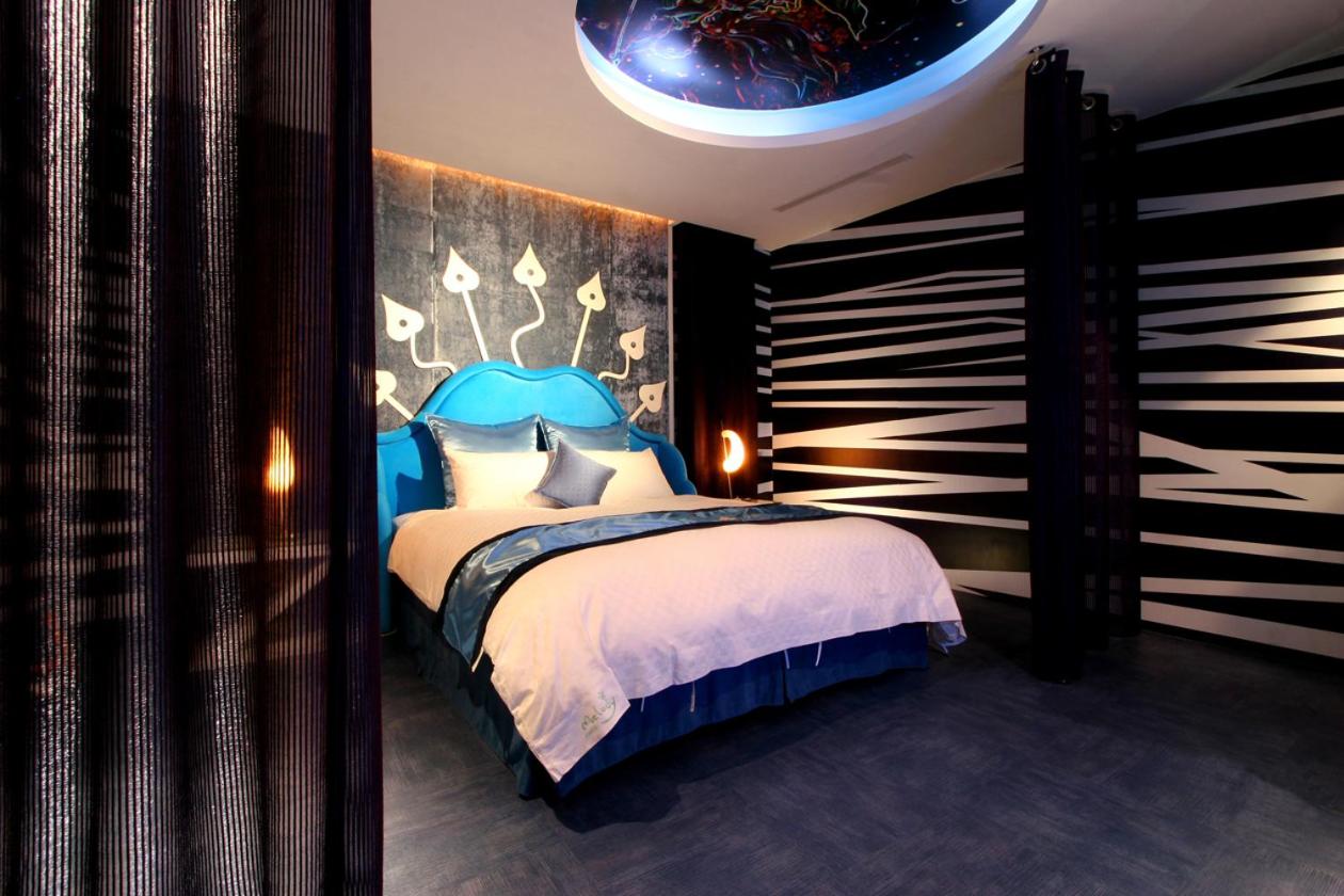 Standard Queen Room With Spa Bath photo 3
