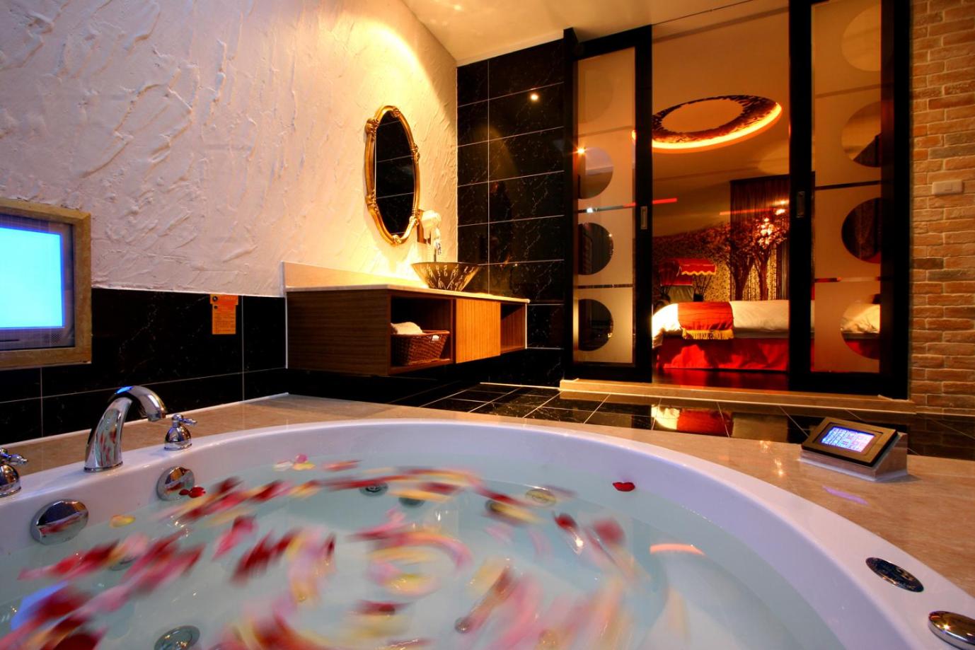 Deluxe Queen Room With Spa Bath photo 2