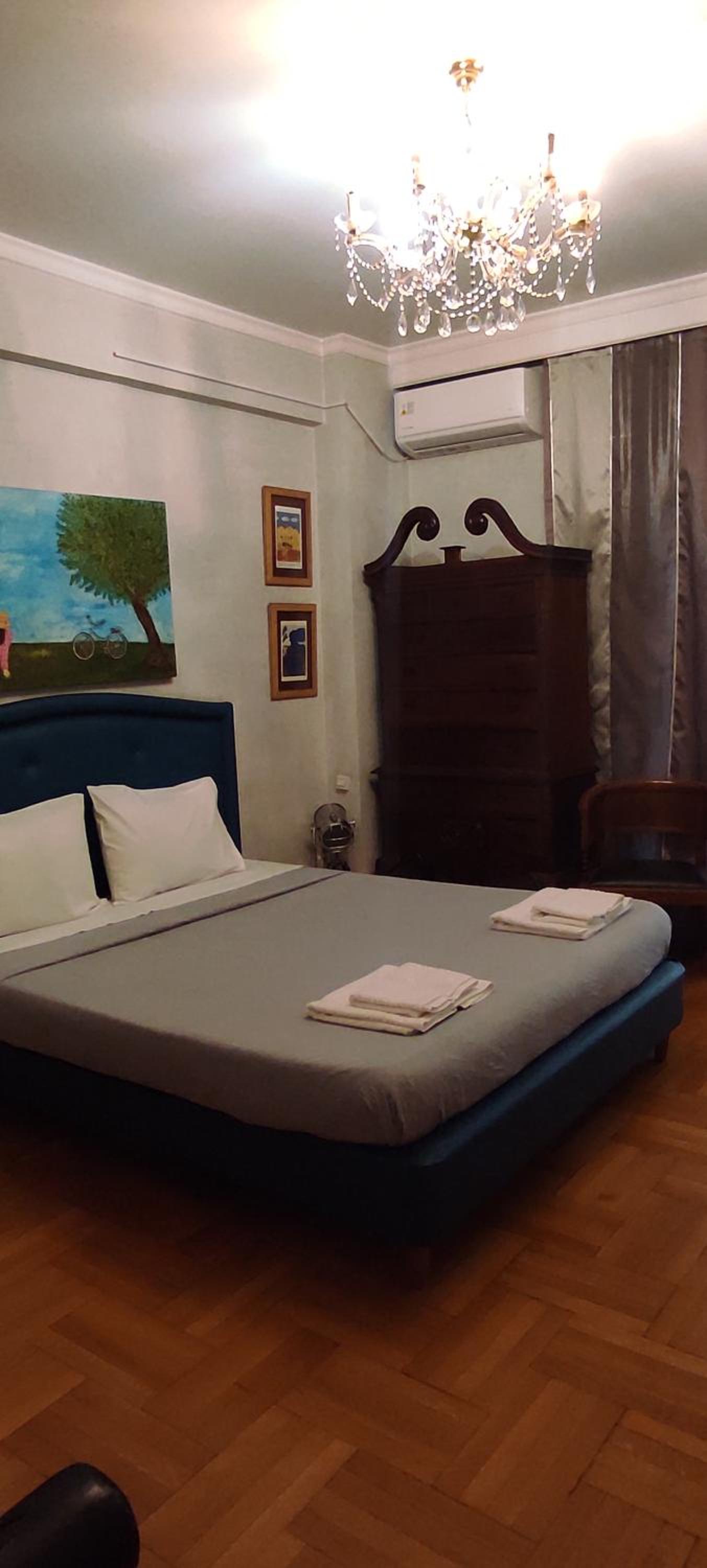 Two-Bedroom Apartment - Photo 9