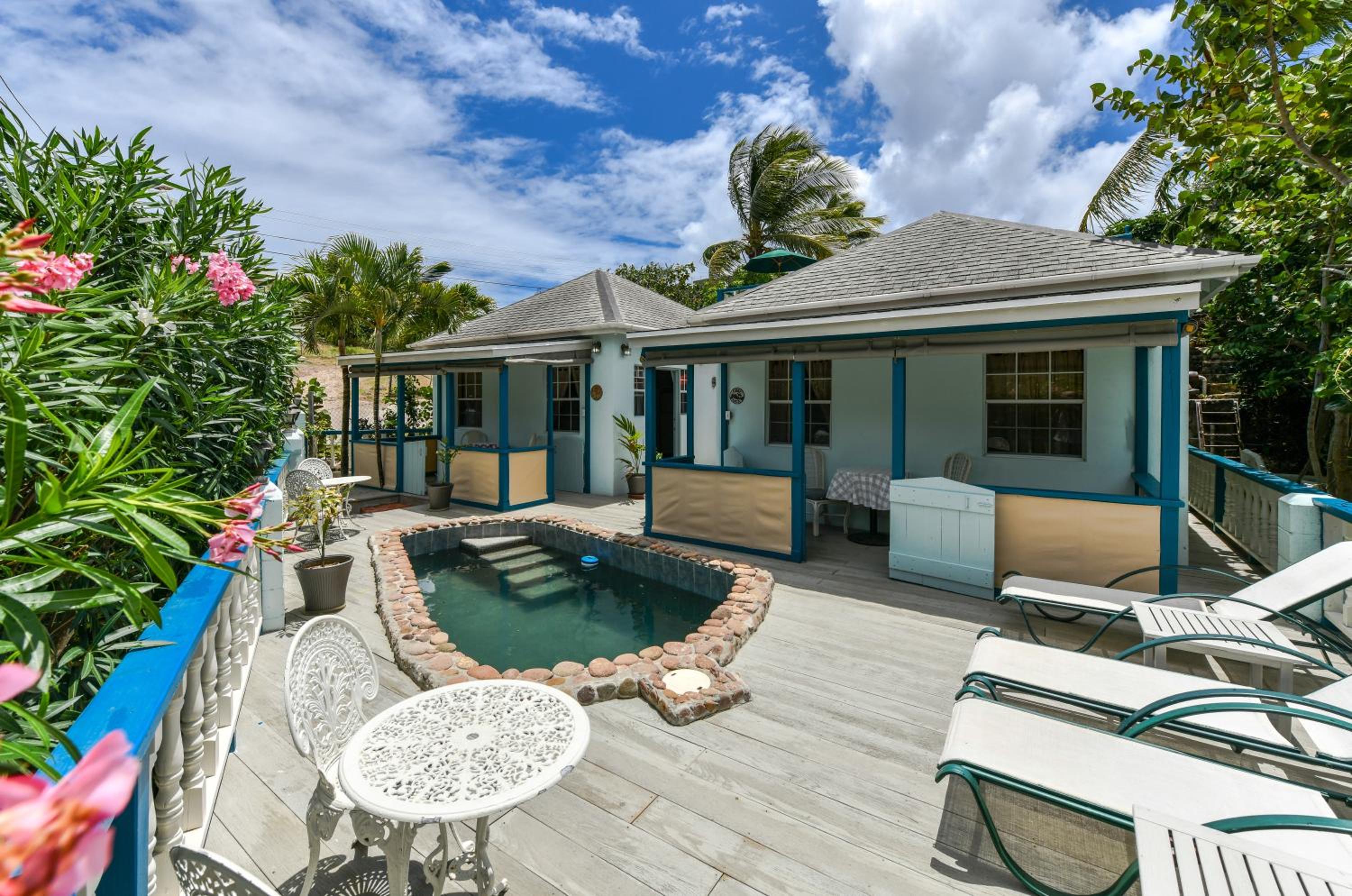 Studio with Pool View photo 1