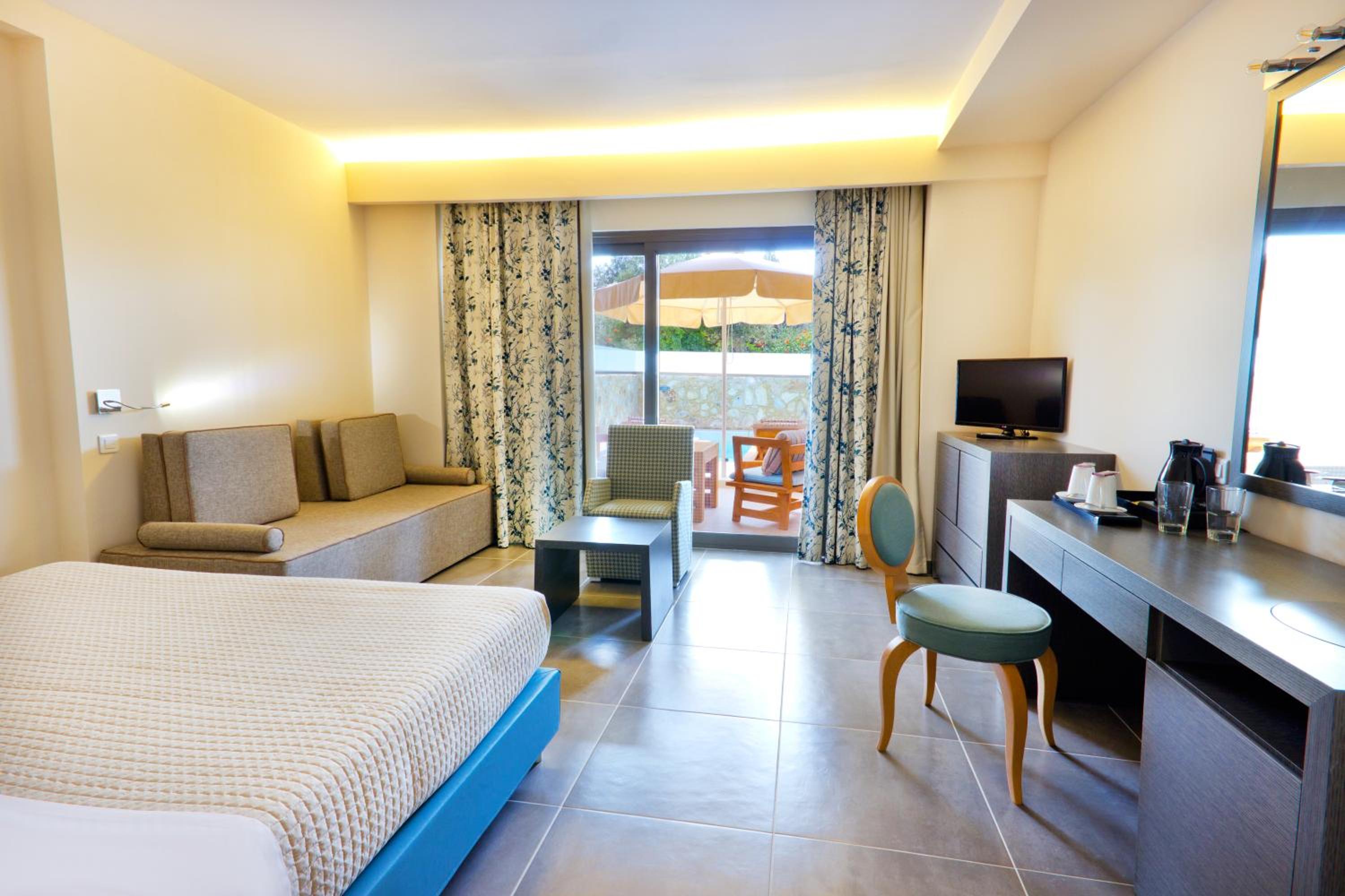Junior Suite with Private Pool photo 1