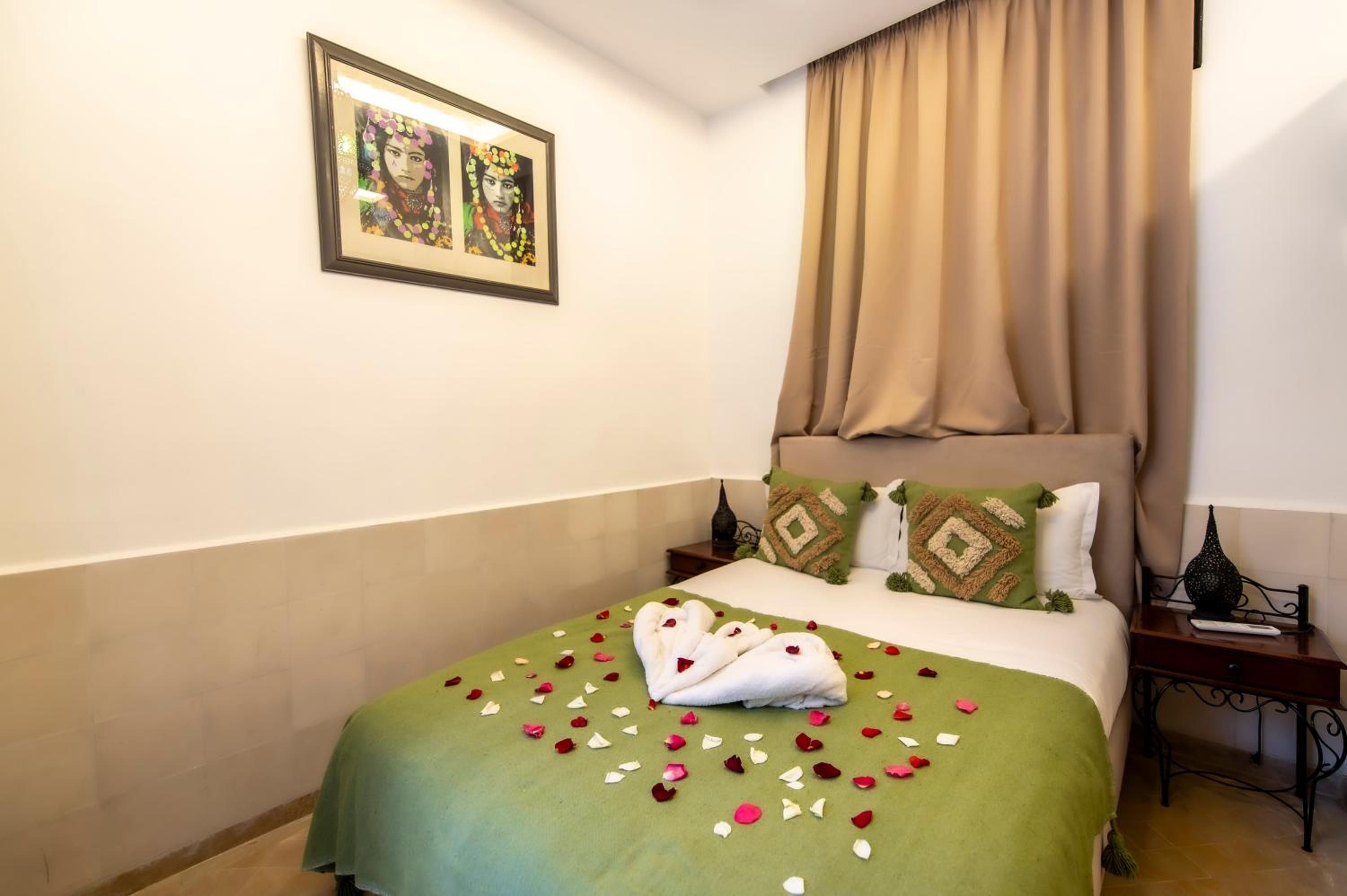 Double Room with Pool View photo 3