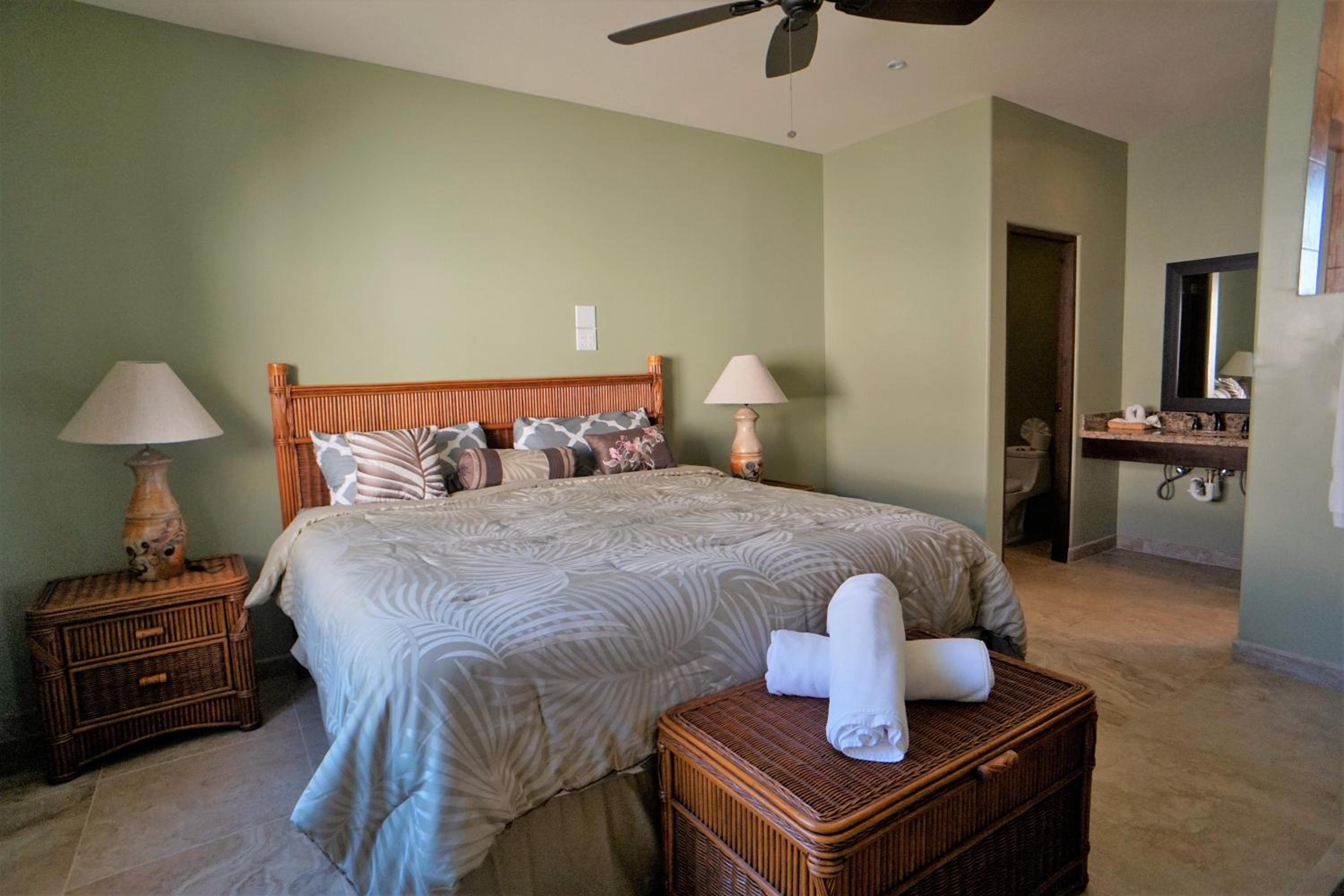 King Room with Mountain View