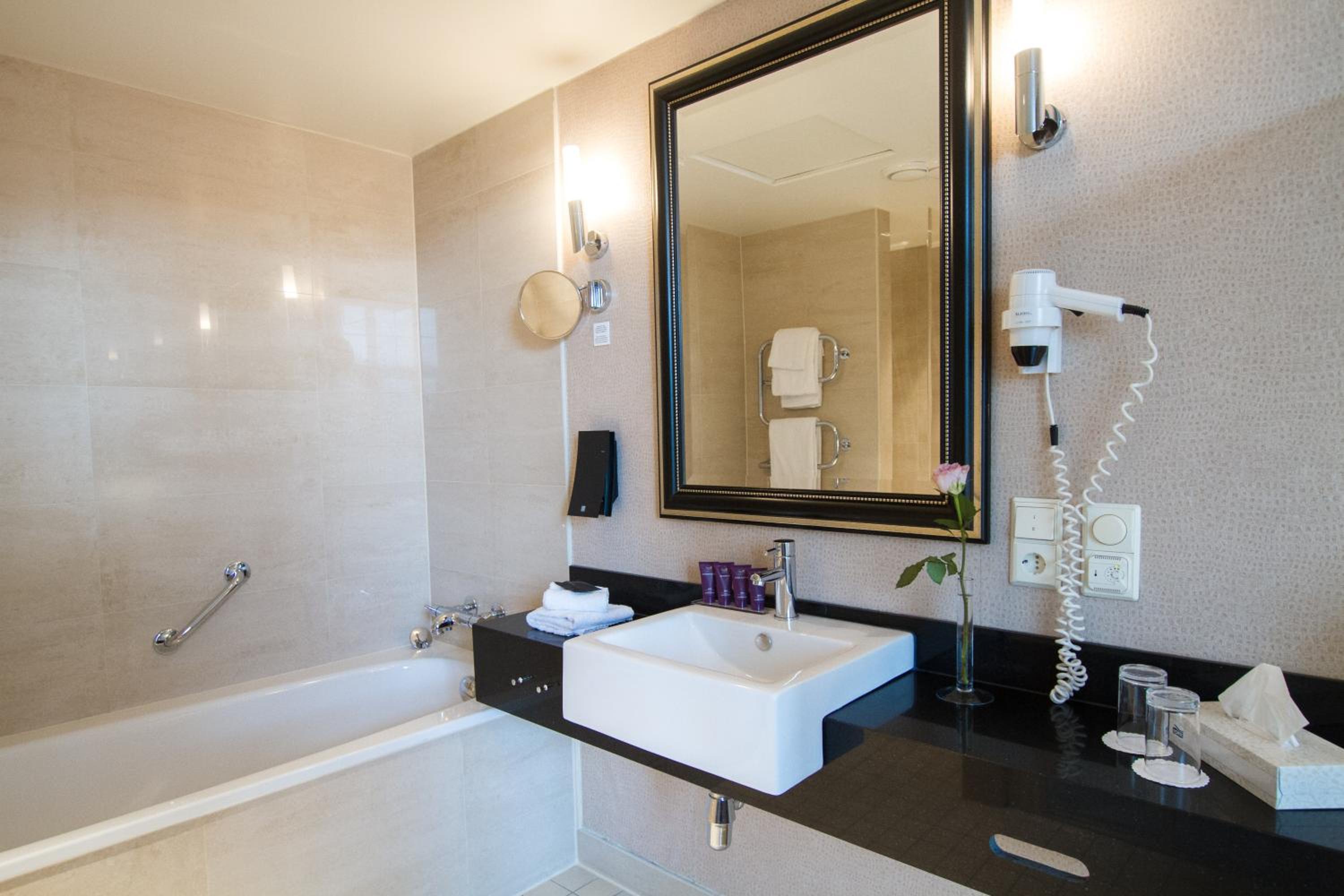 Deluxe Twin Room - Photo 1