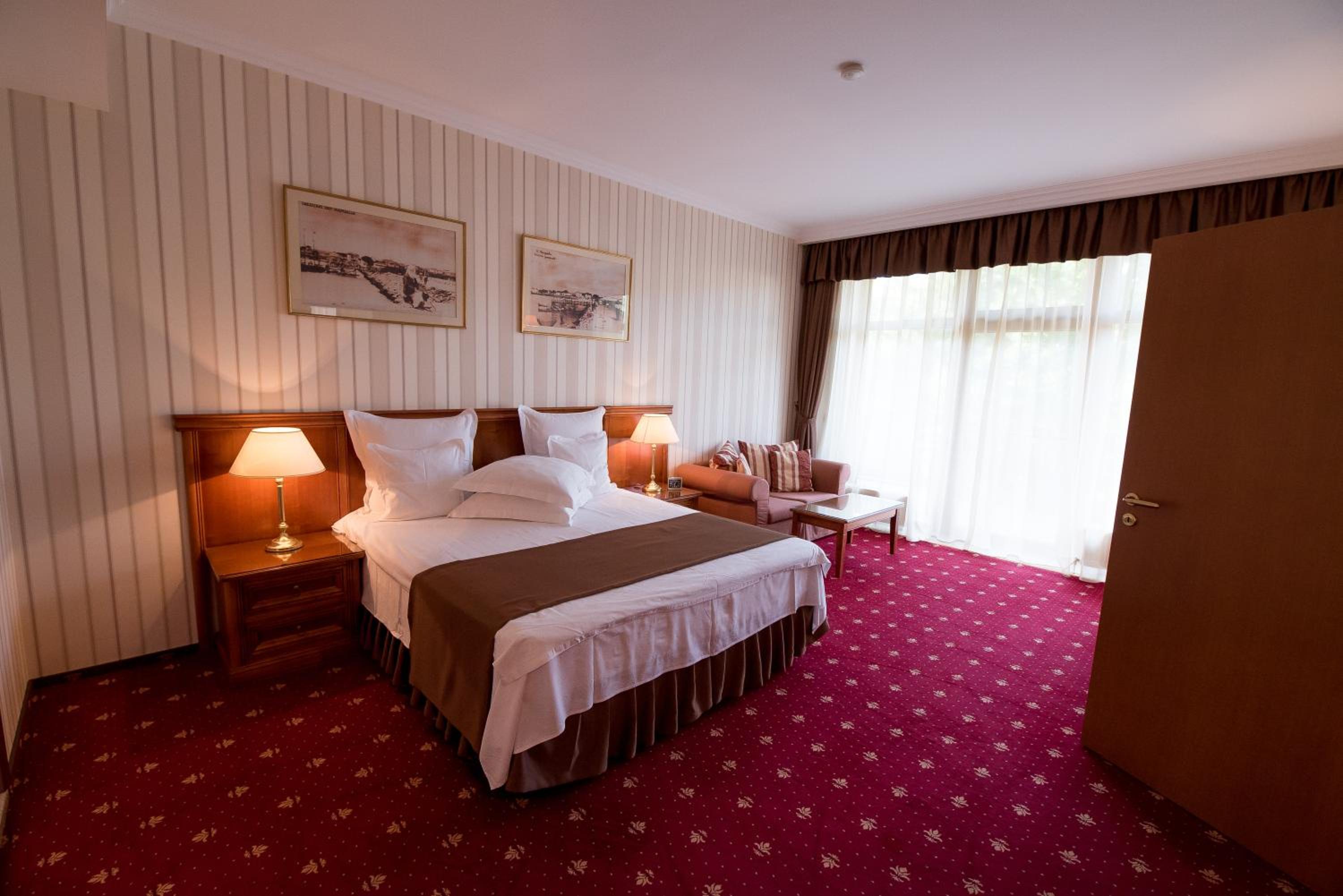 Deluxe Double Room photo 3