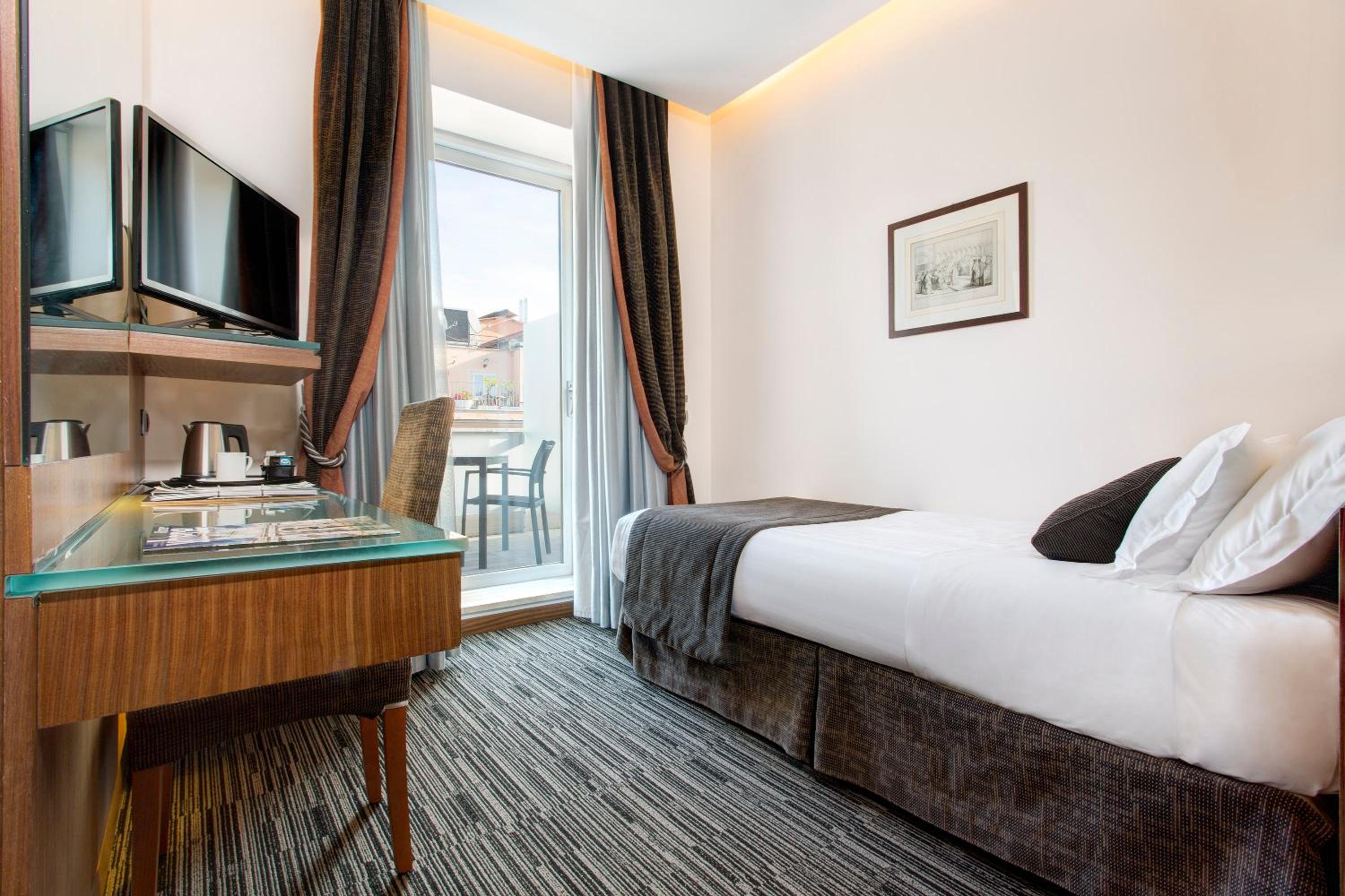 Standard Single Room - Photo 4