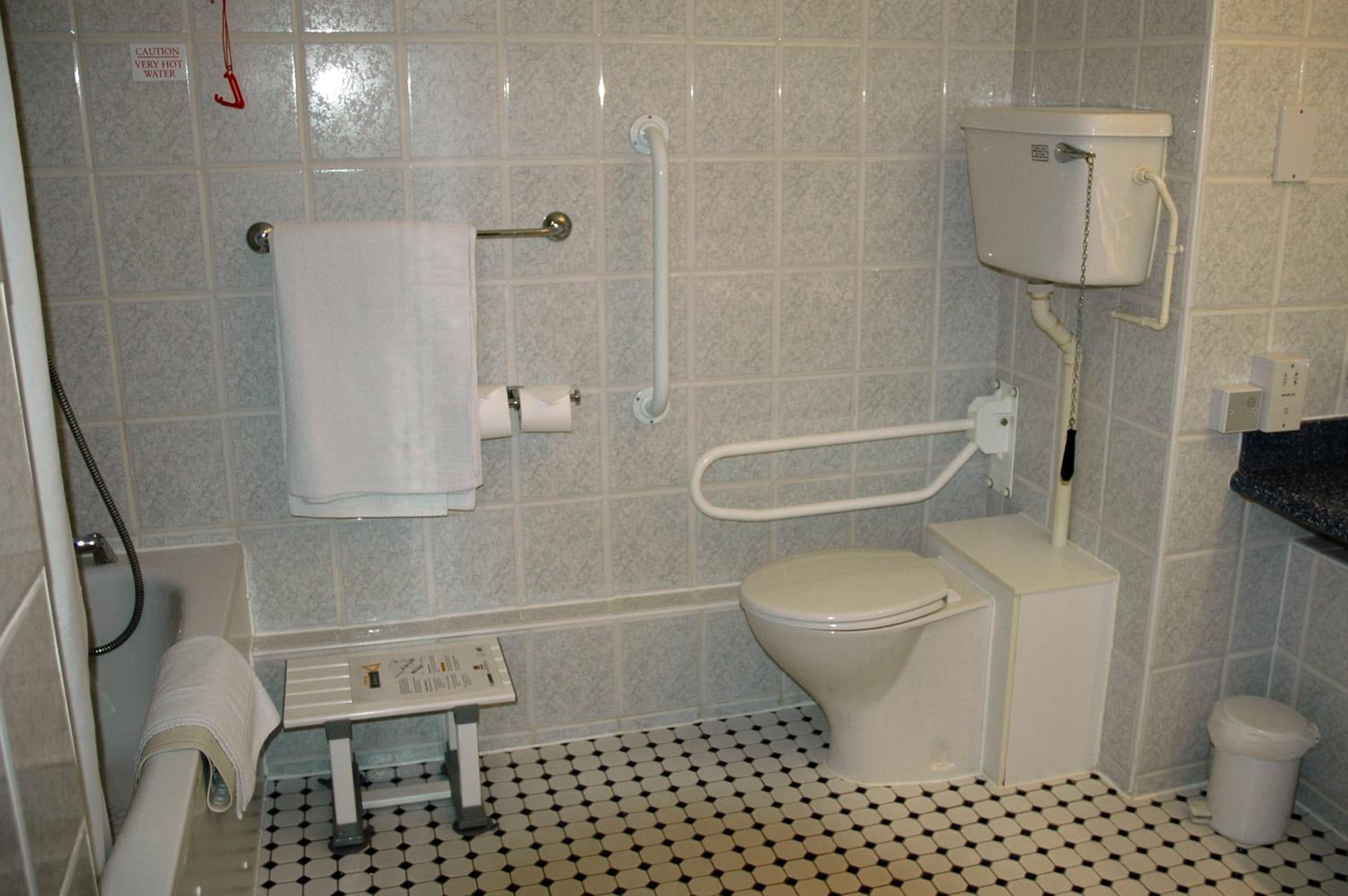Standard Double Room - Disability Access - Photo 5