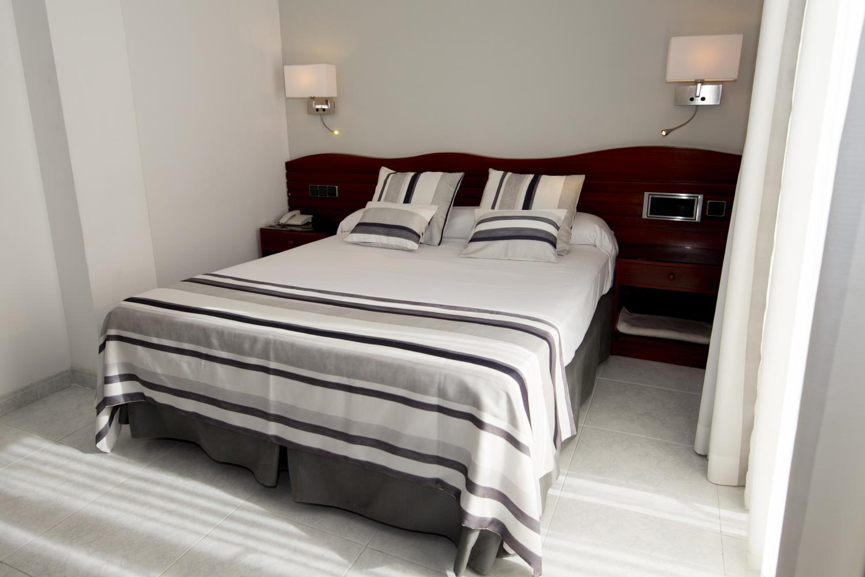 Double Room with Balcony photo 2