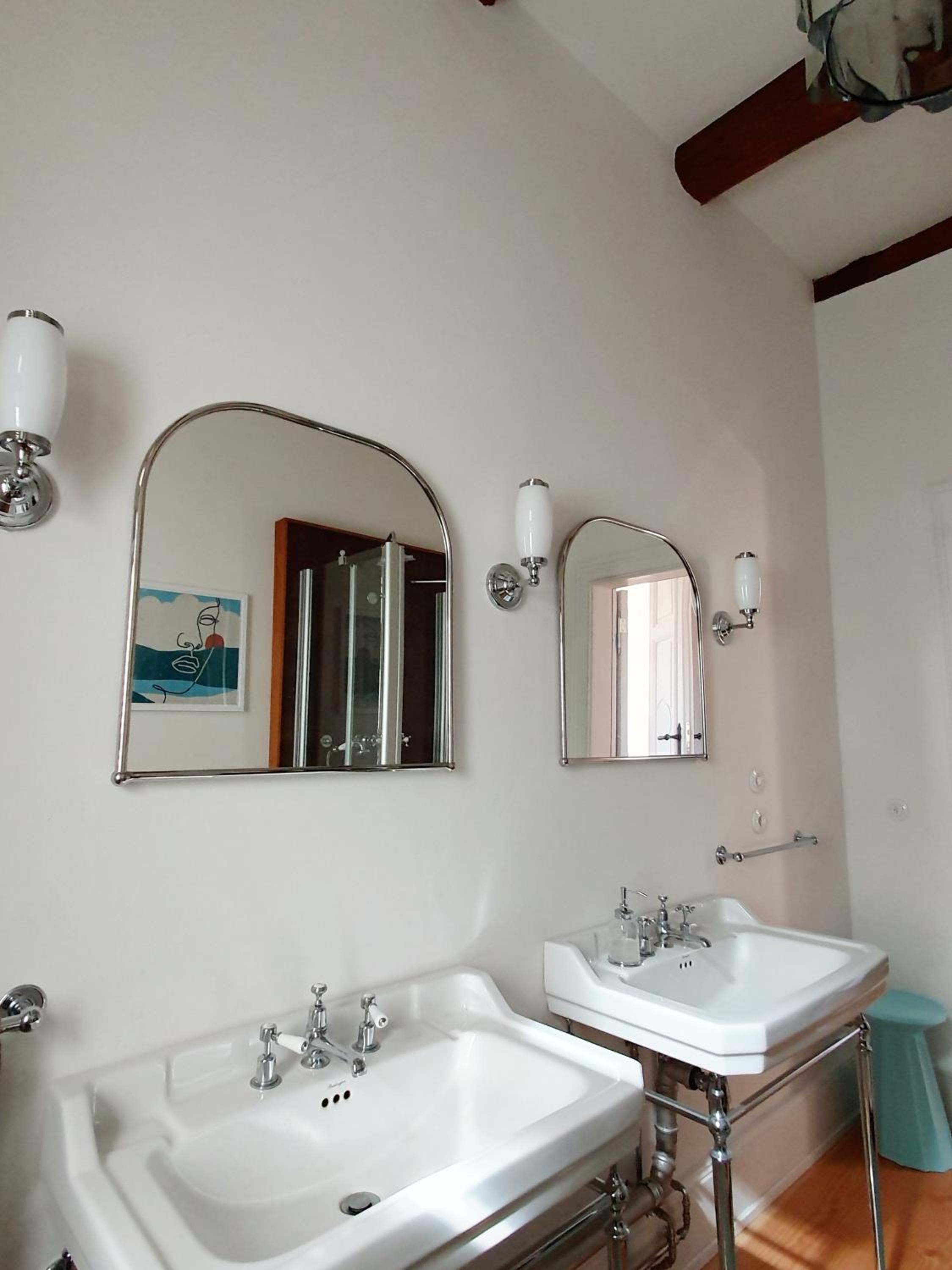 Deluxe Double Room - Photo 13