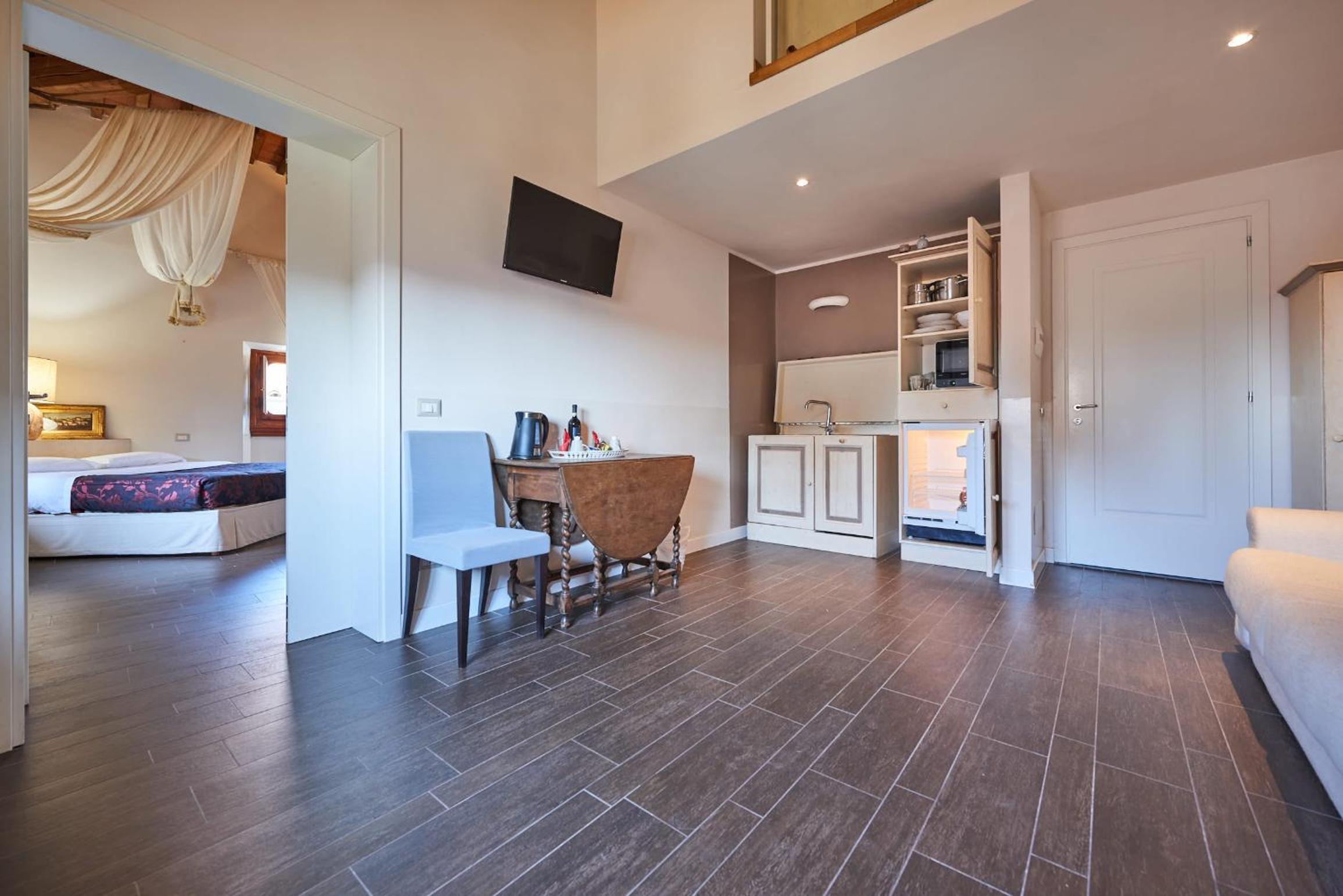 One-Bedroom Apartment - Split Level
