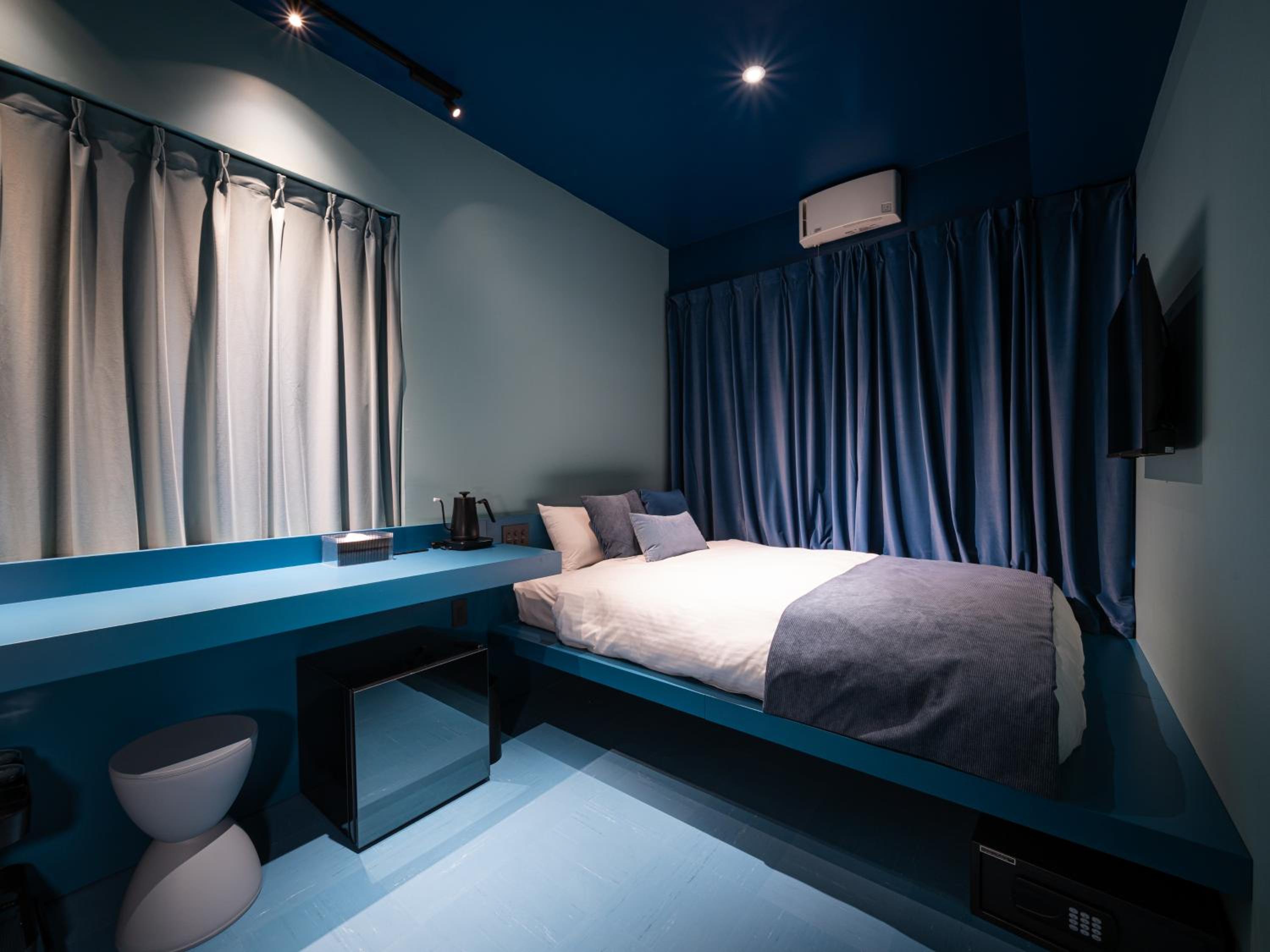 Double Room Blue with Shared Bathroom