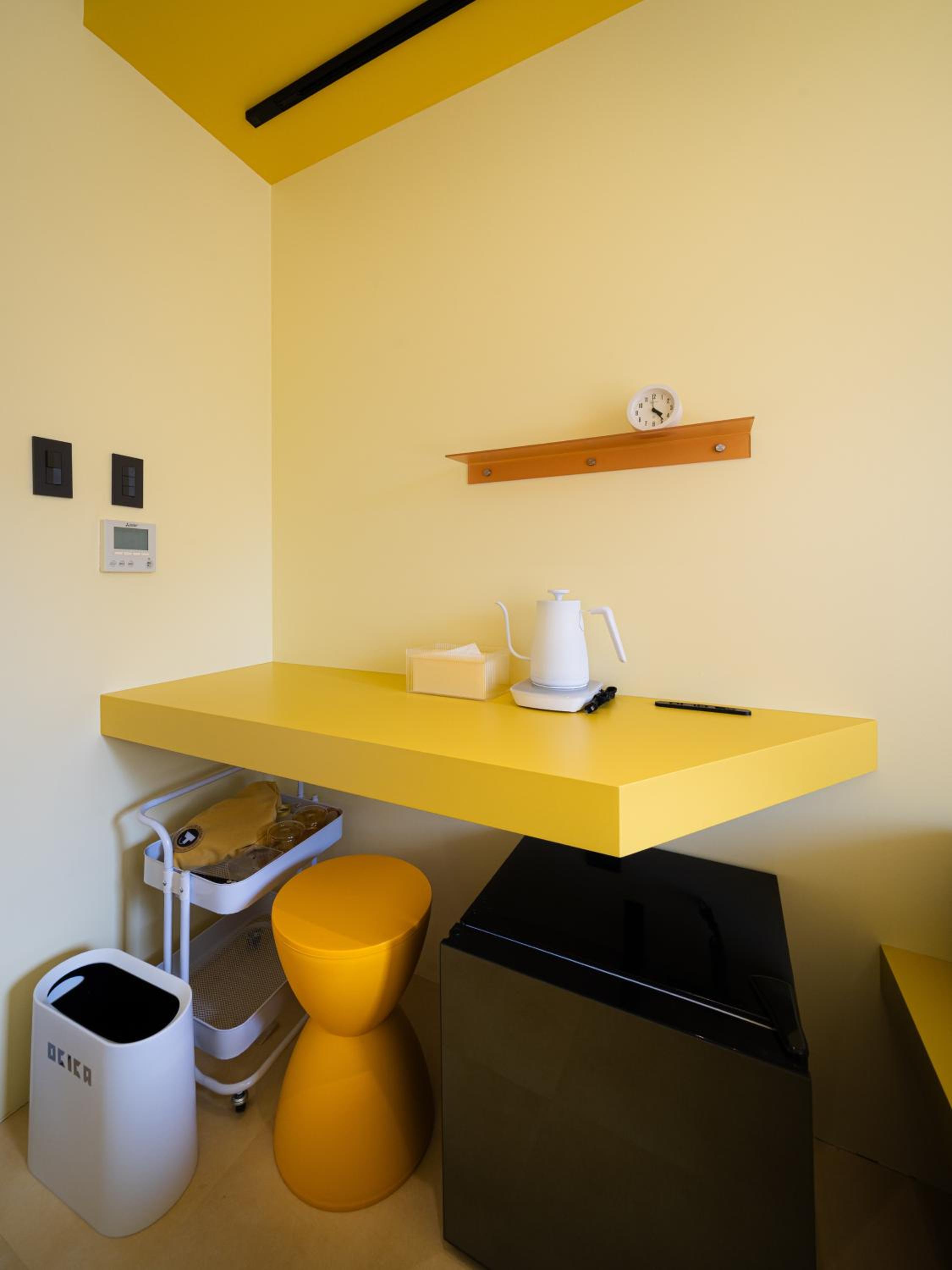 Double Room Yellow with Shared Bathroom photo 3
