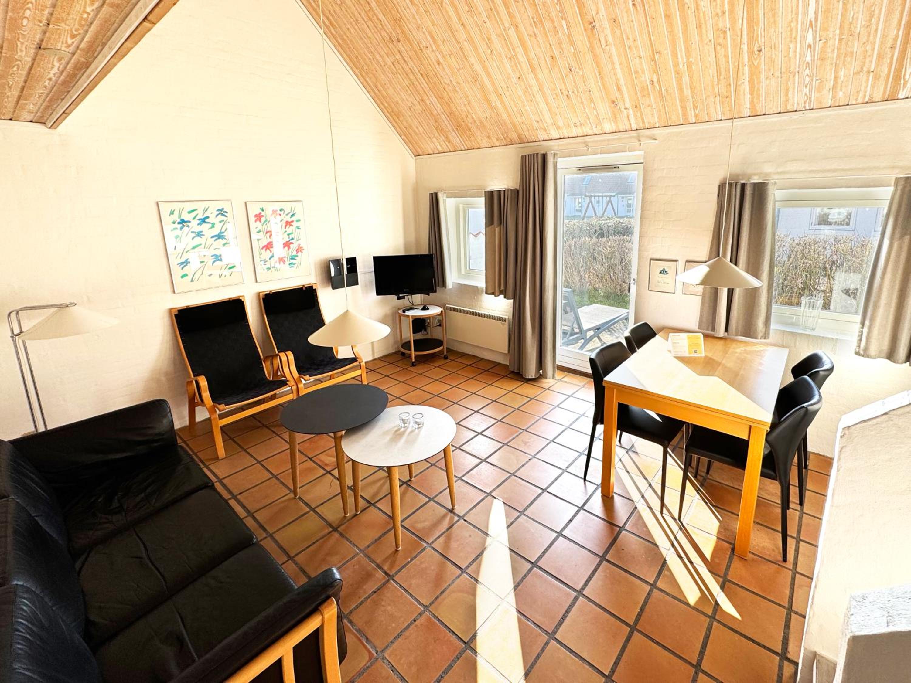 Two-Bedroom Apartment with Terrace photo 3