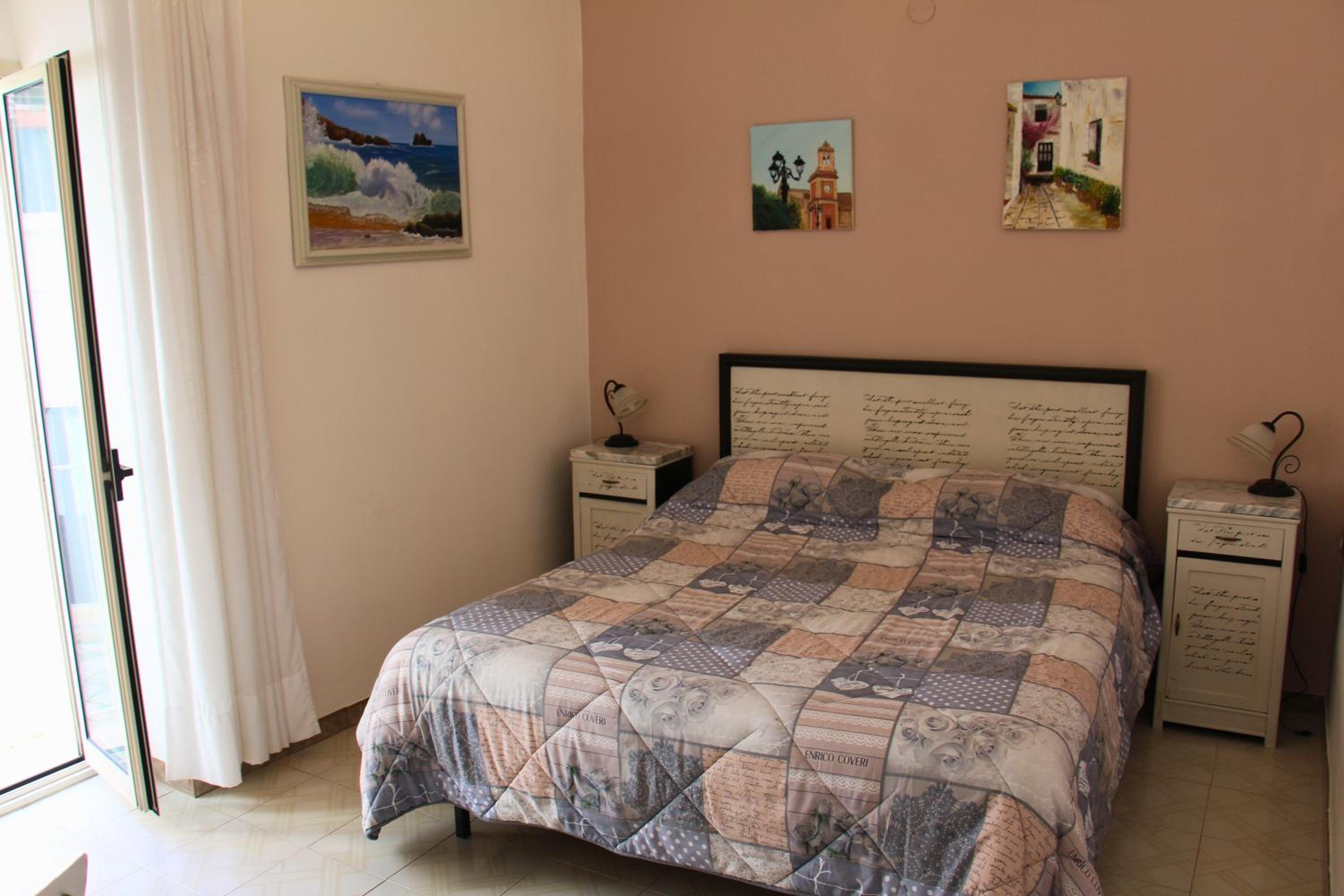 Apartment photo 2