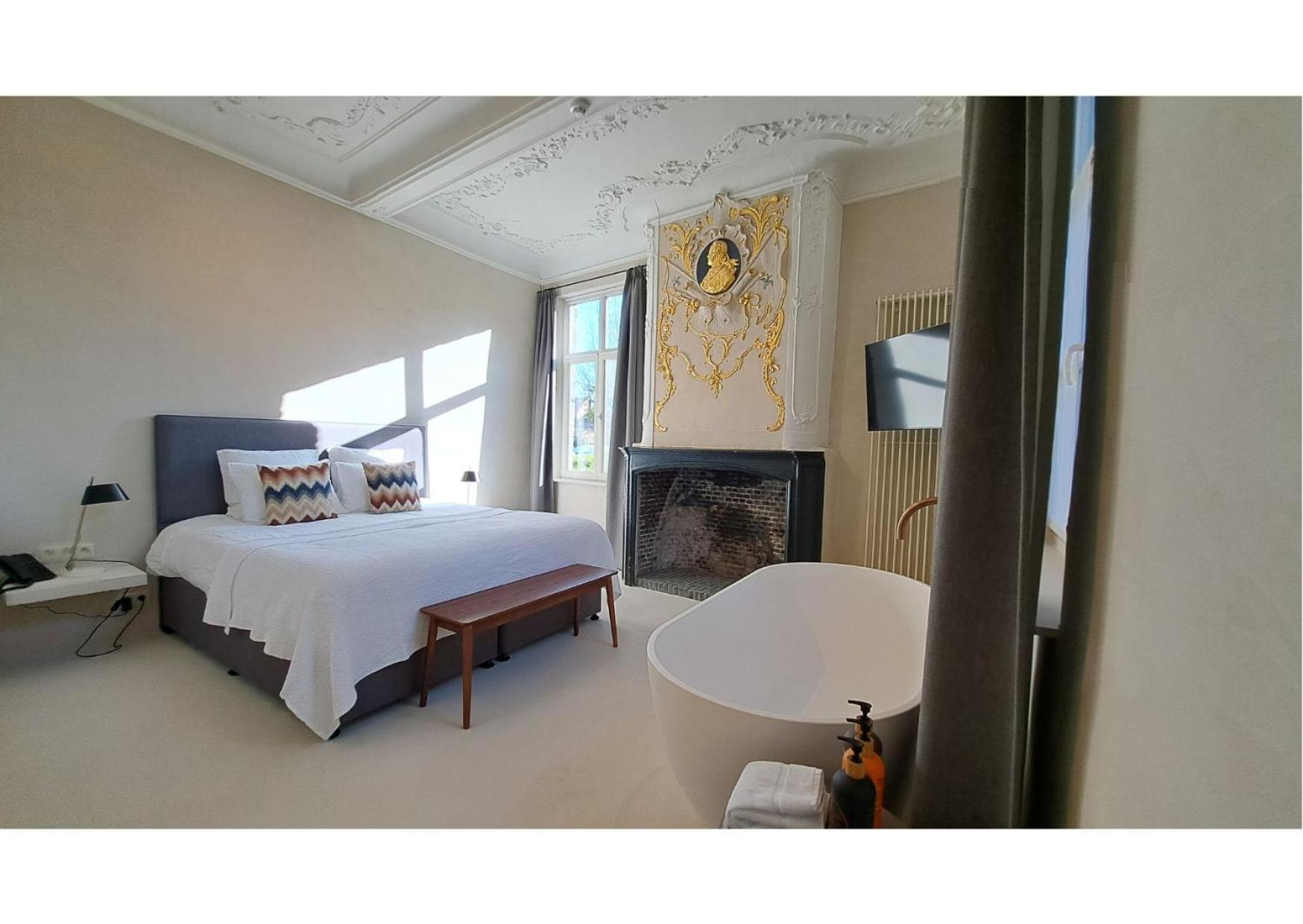 Junior Suite with Garden View - Photo 1