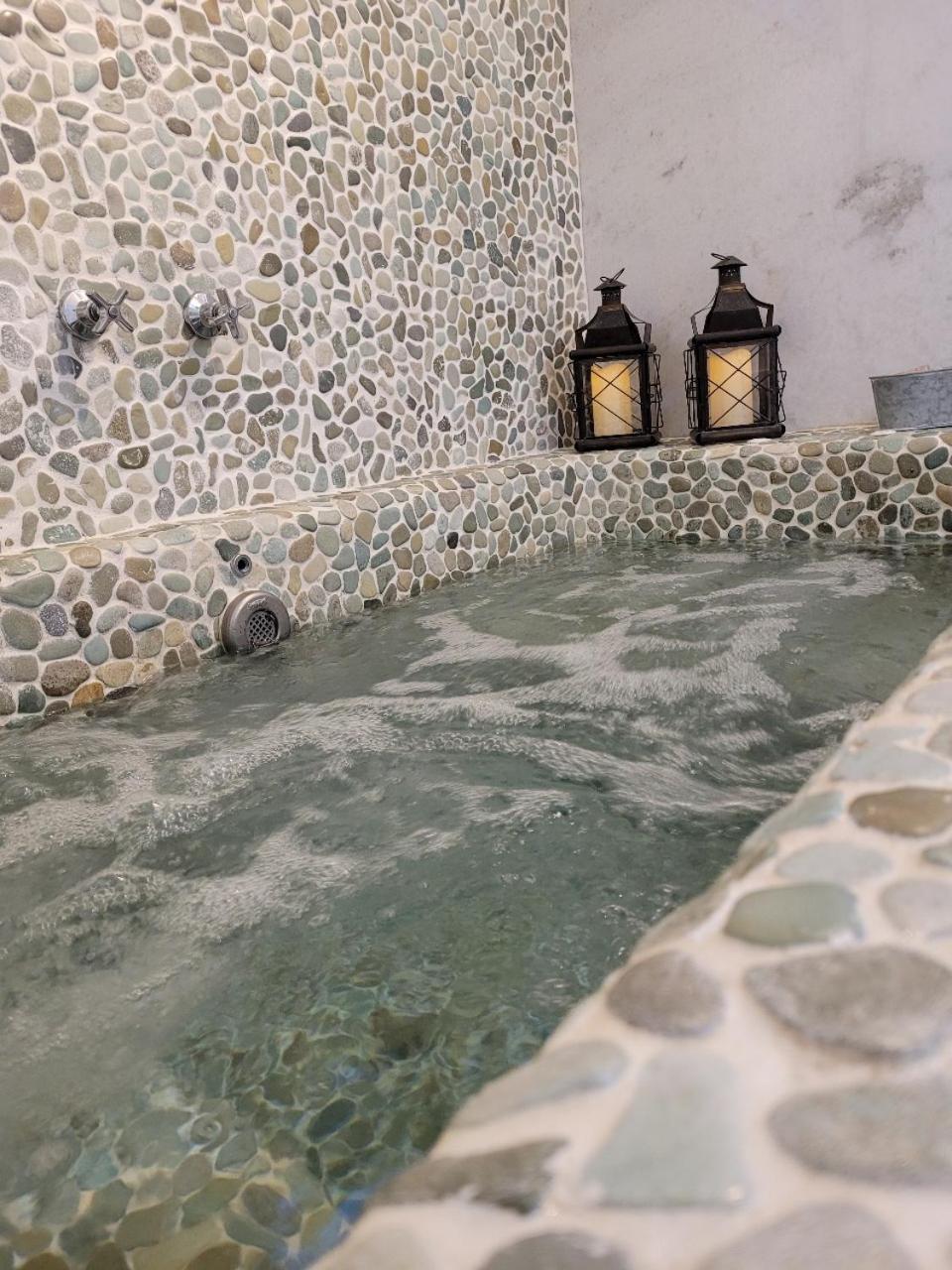 Deluxe Suite with Spa Bath