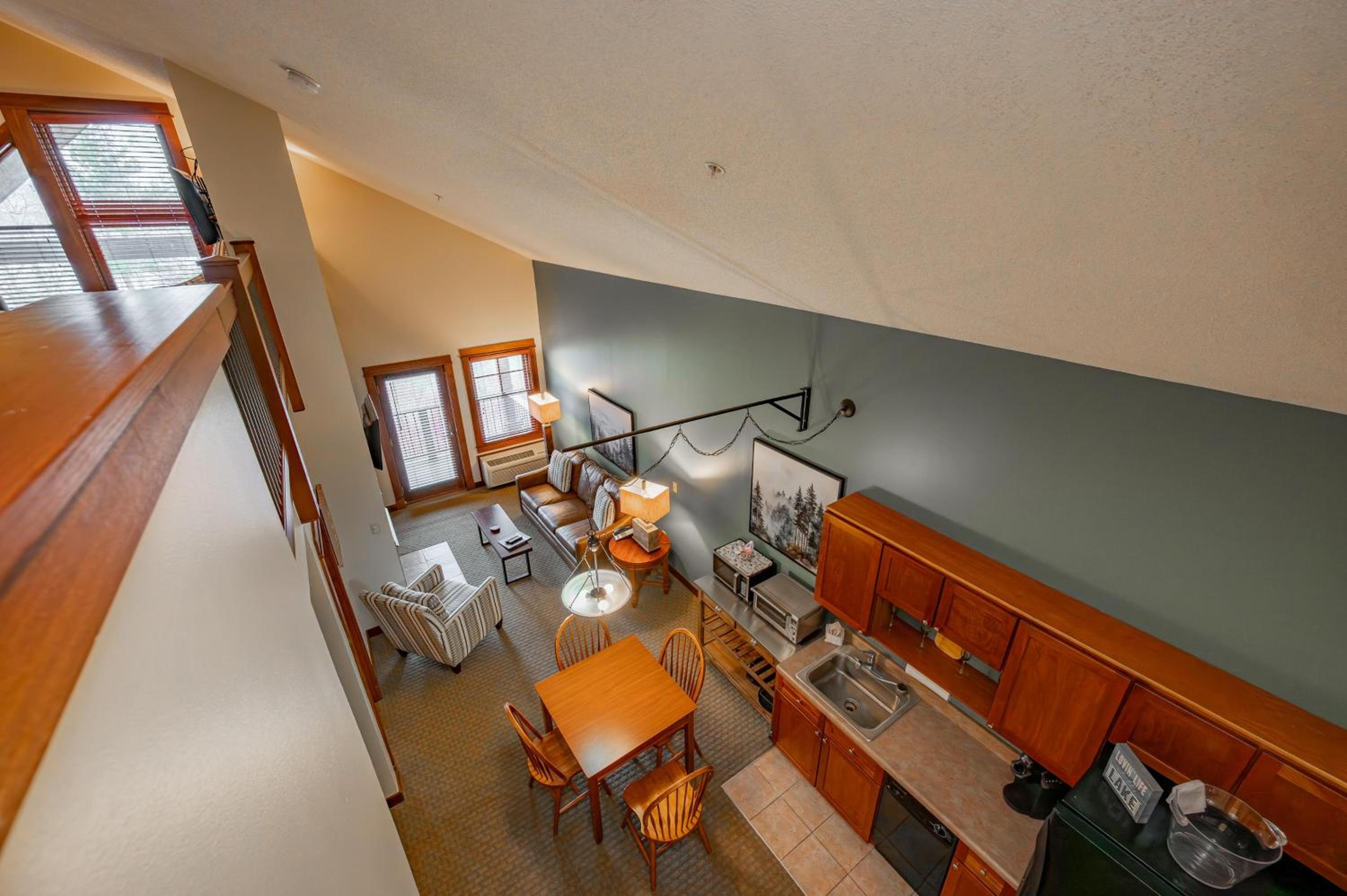 One-Bedroom Apartment photo 2