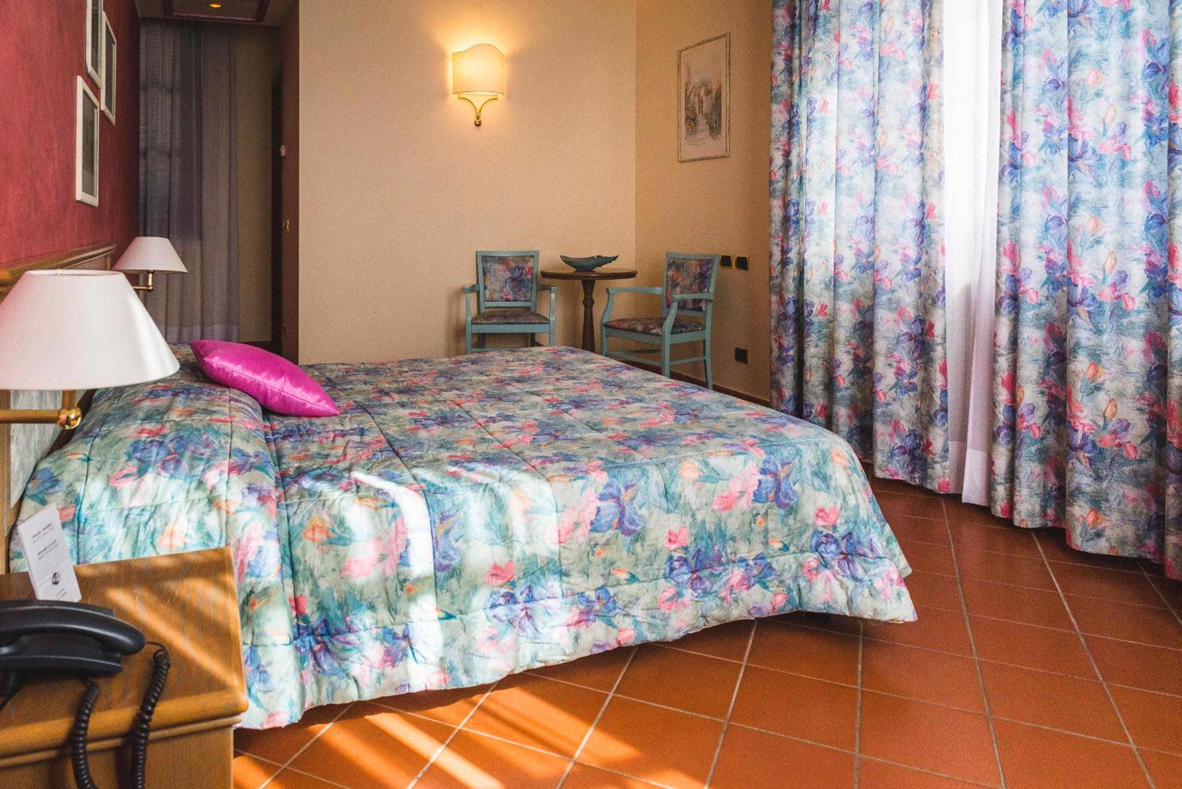 Standard Double or Twin Room photo 2
