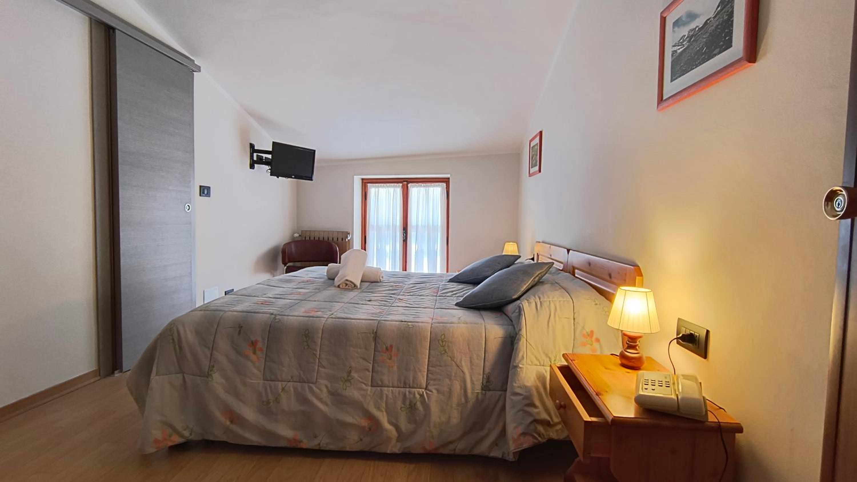 Double or Twin Room photo 2