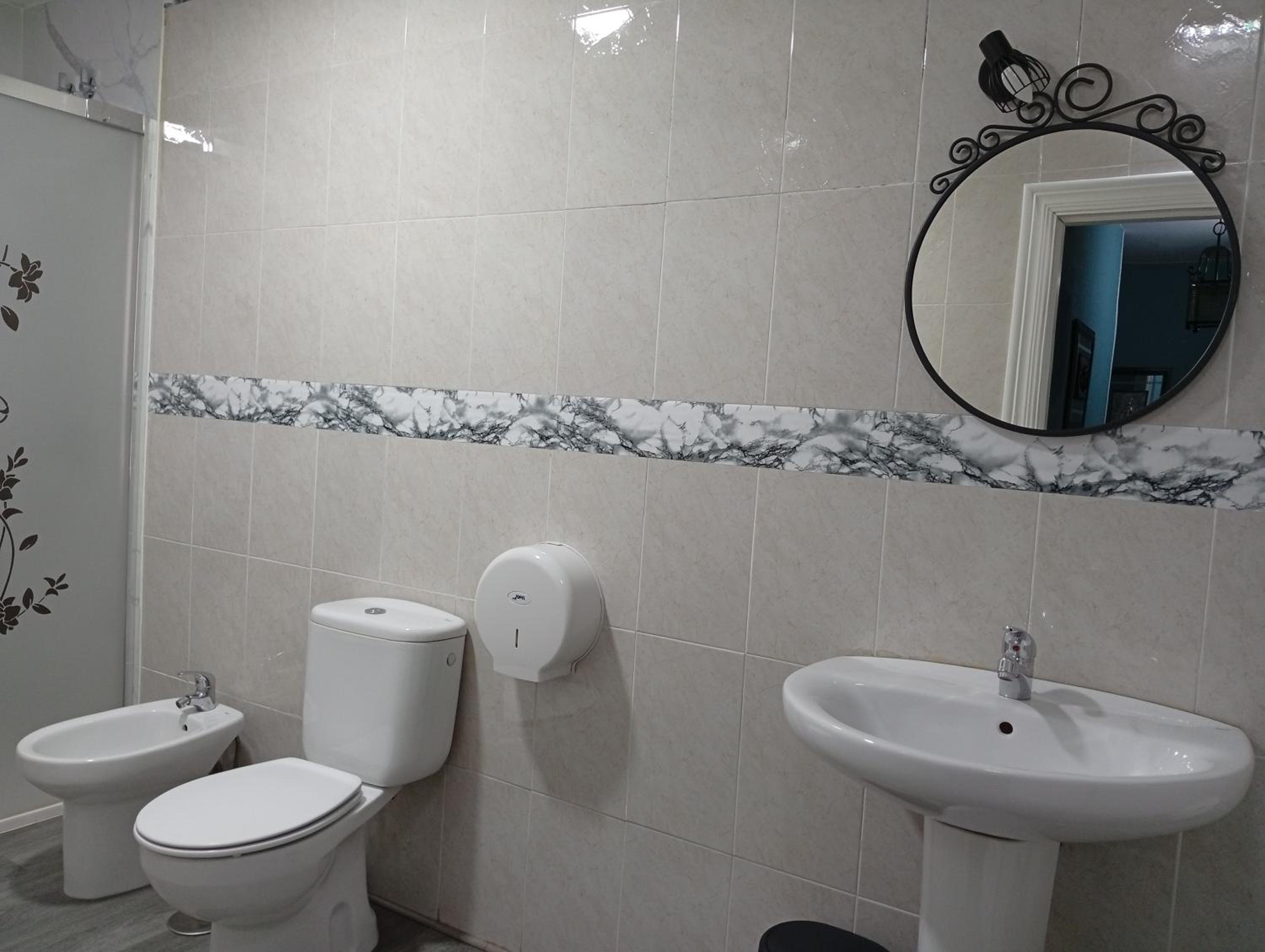 Single Room with Shared Bathroom