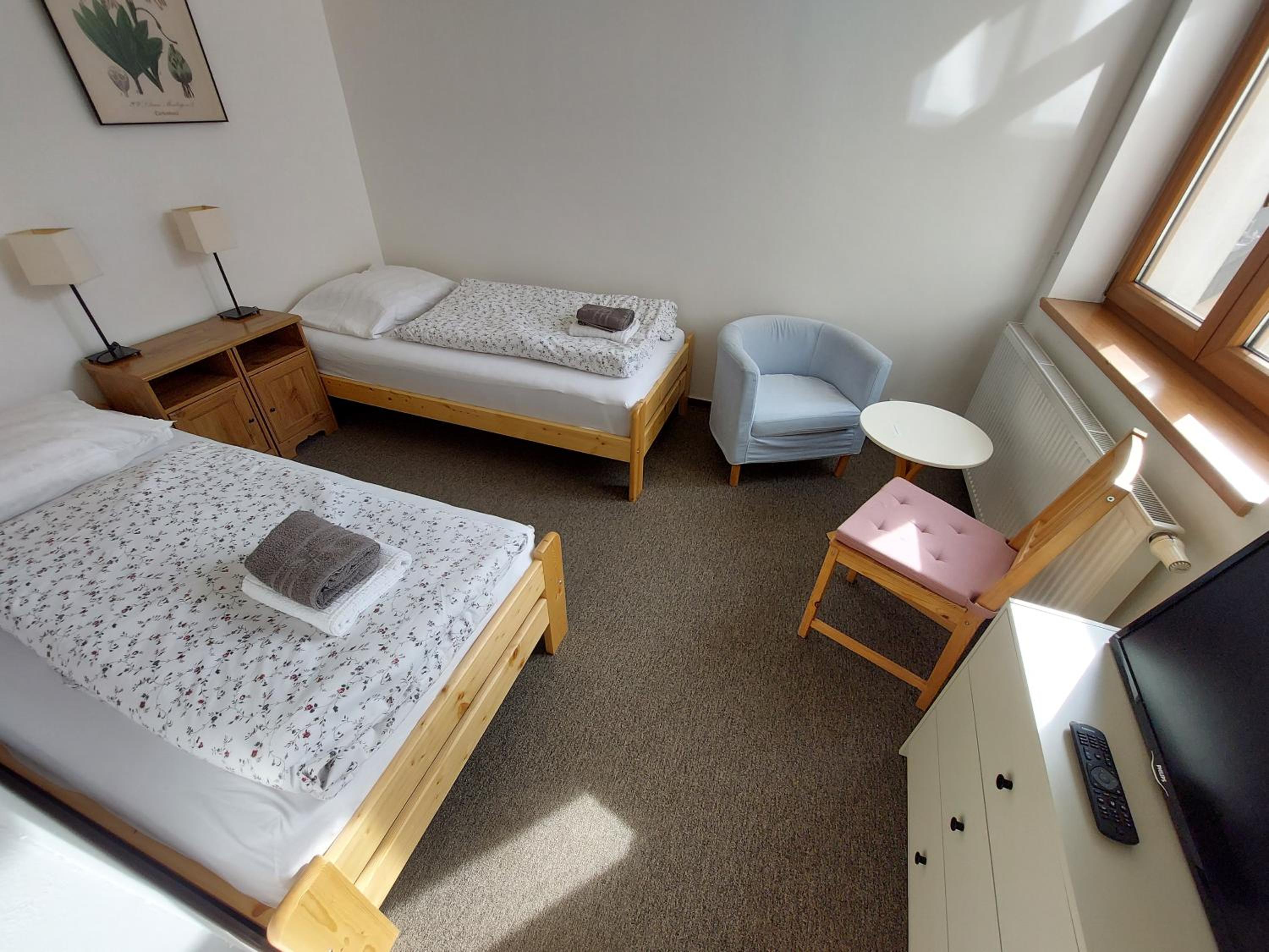 Small Twin Room photo 1