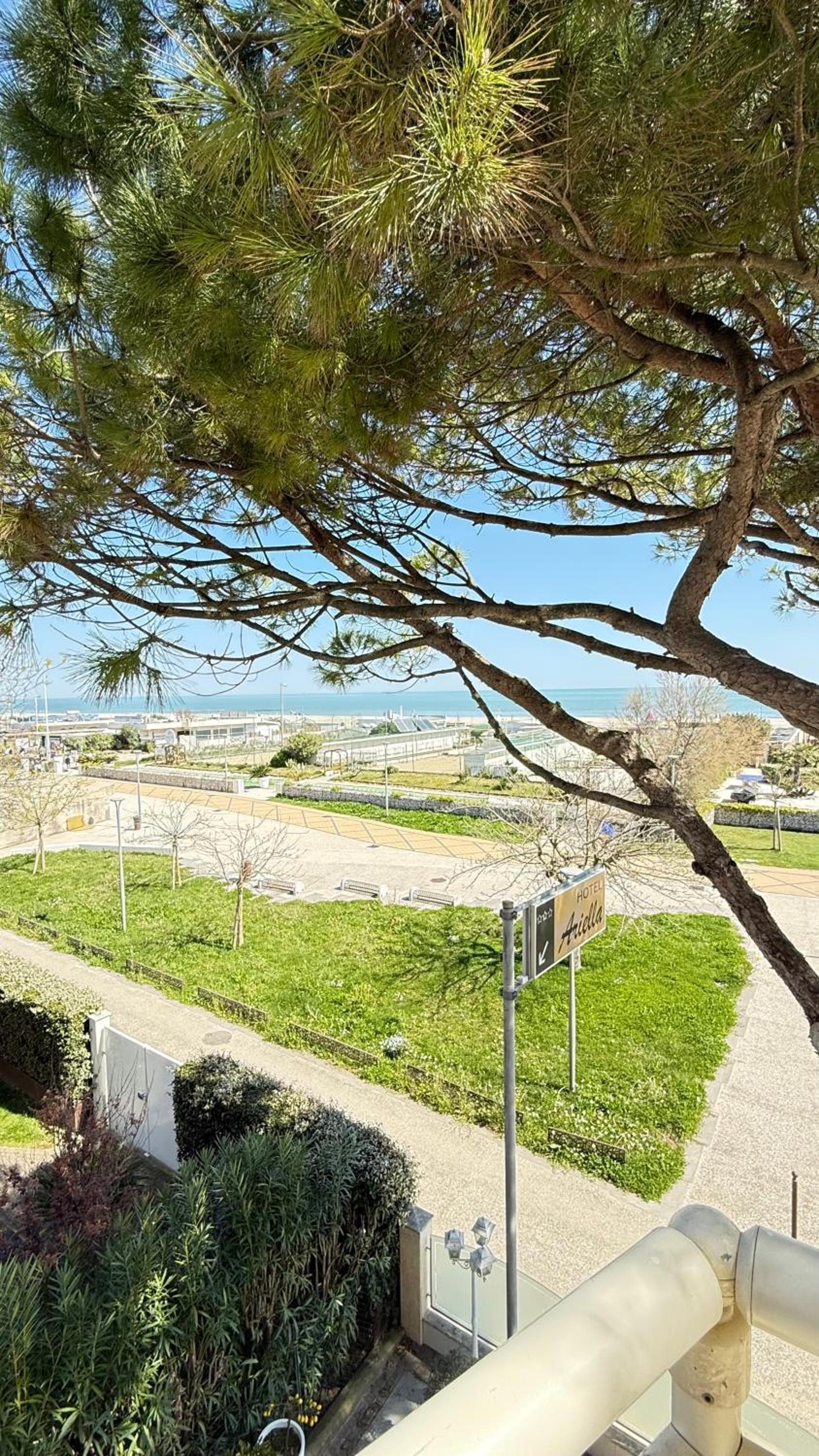 Family Room with Sea View photo 3