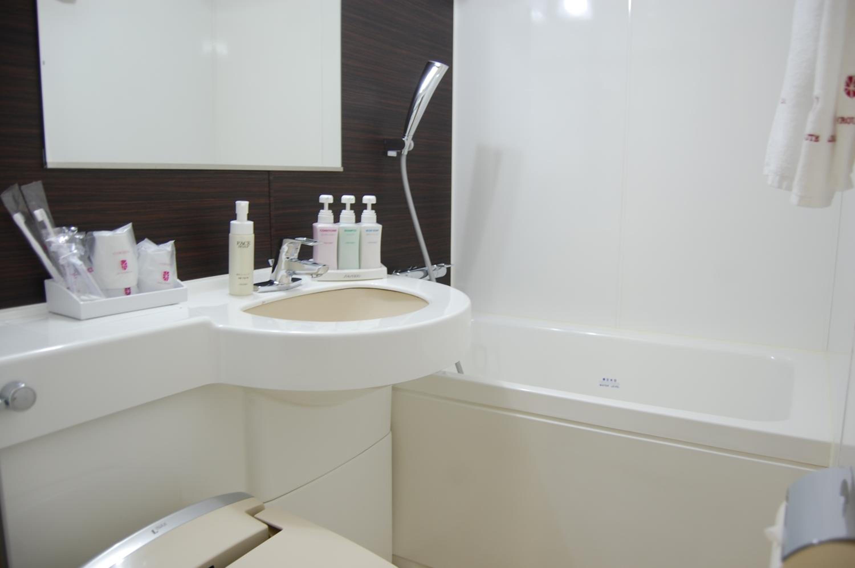 Twin Room - Non-Smoking - Photo 3