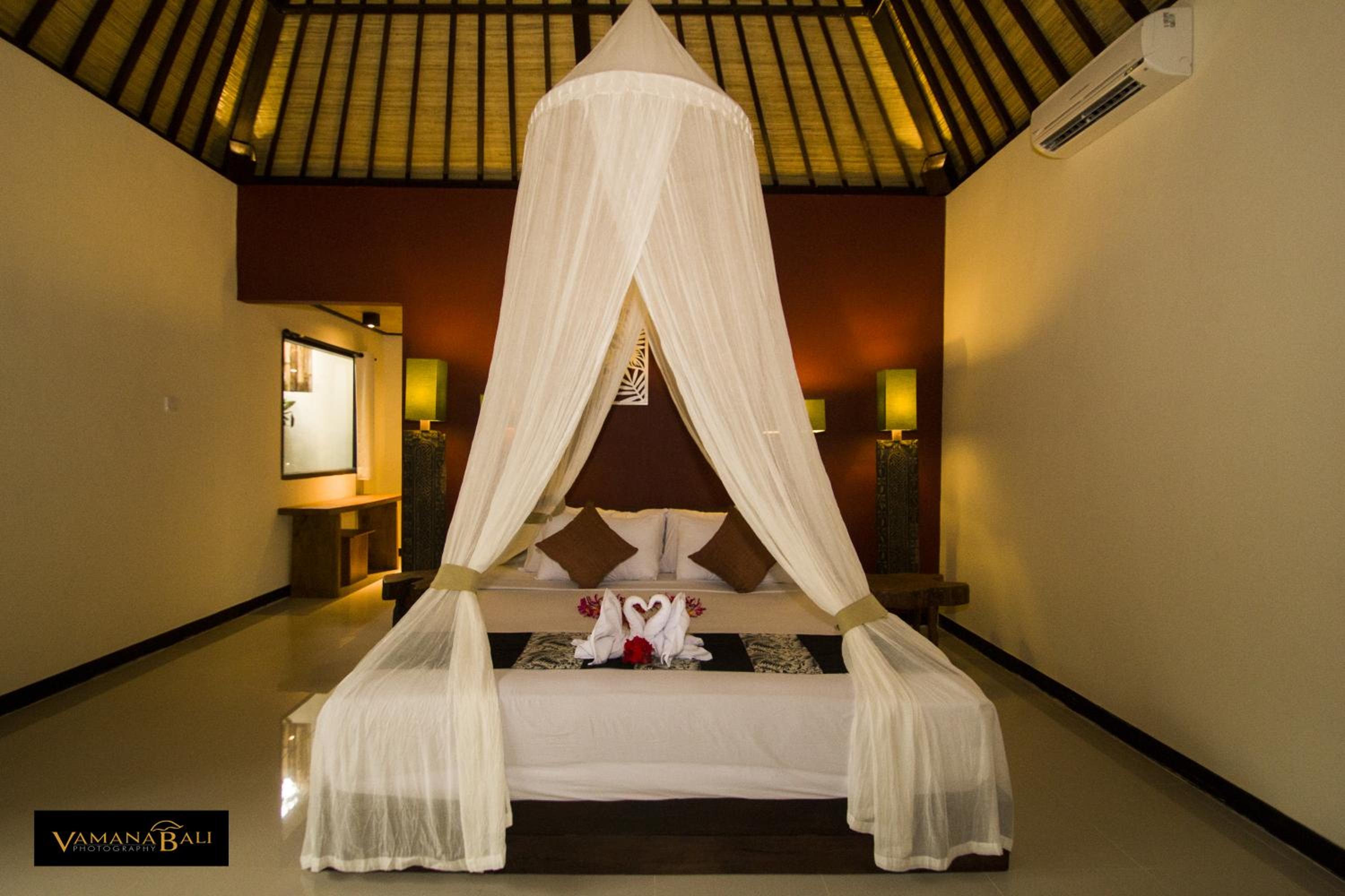 Villa with Private Pool - Photo 3