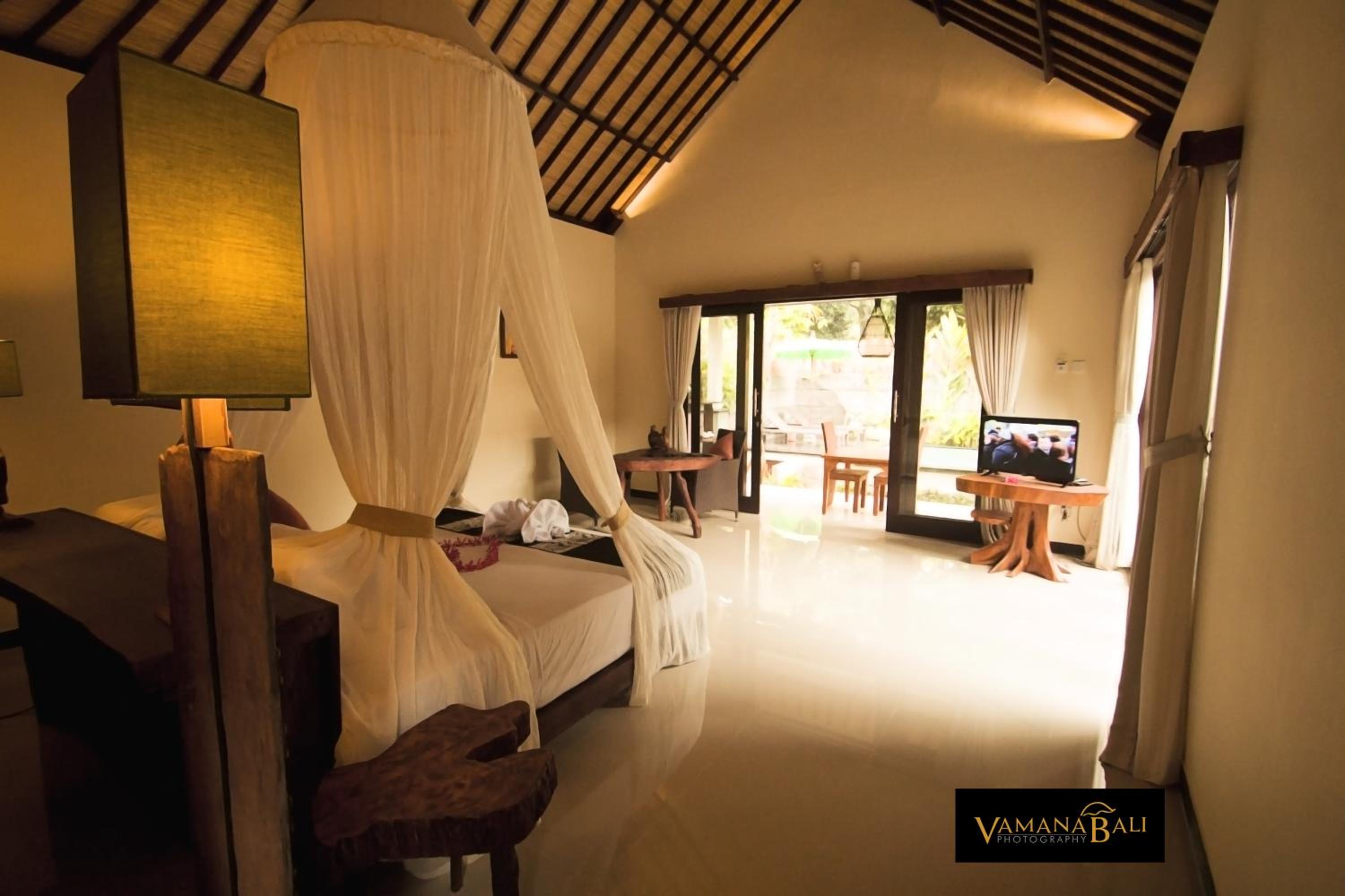 Villa with Private Pool - Photo 4