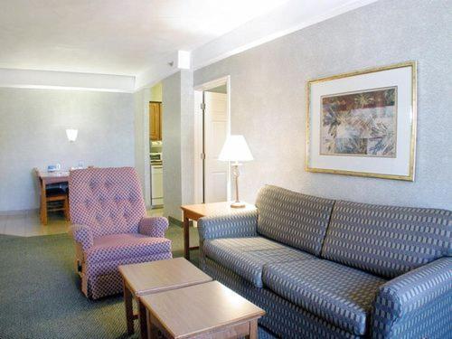 One-Bedroom Suite with Two Queen Beds - Photo 6