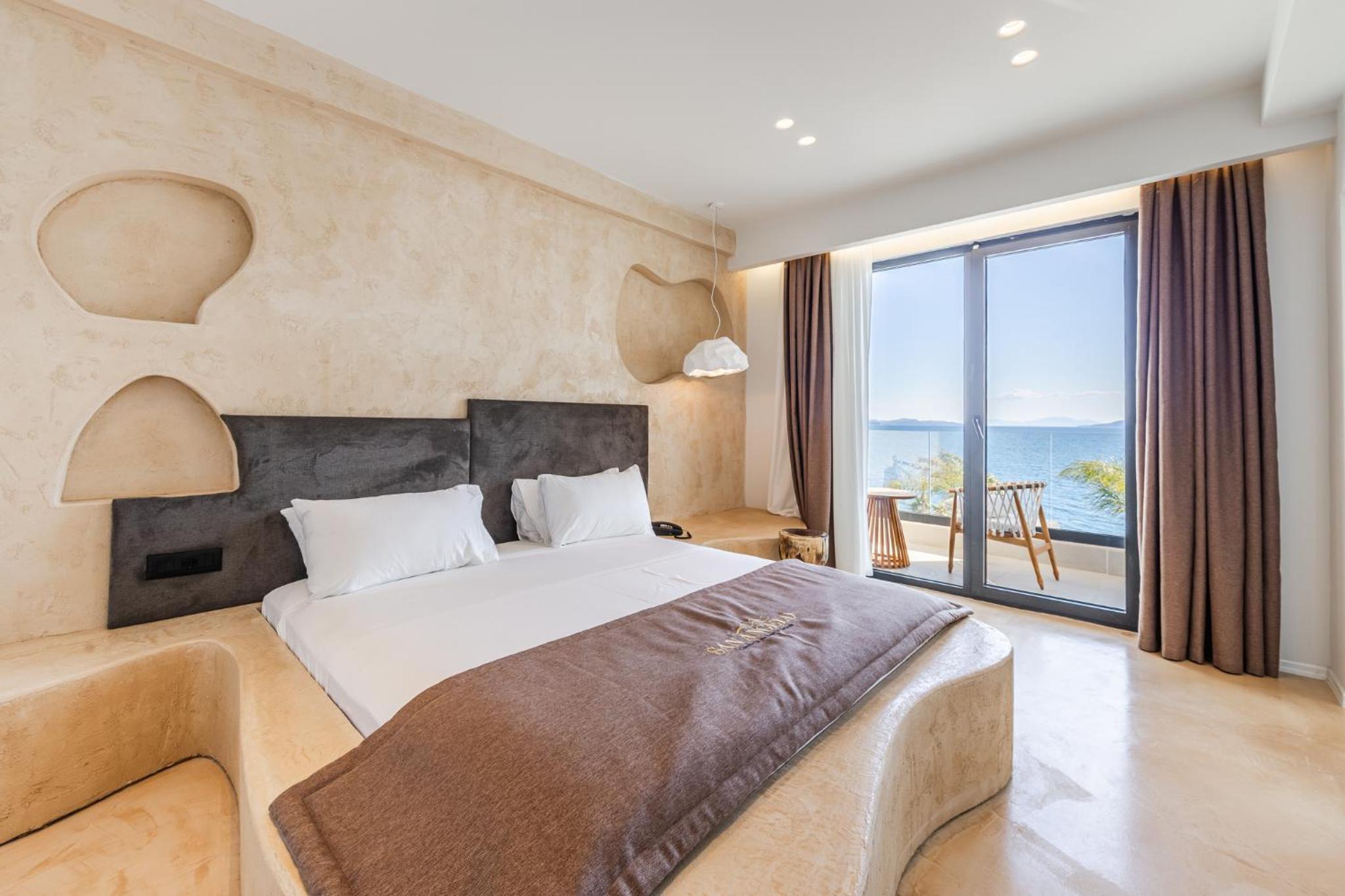 Royal Suite with Sea View and Bath Tub photo 1