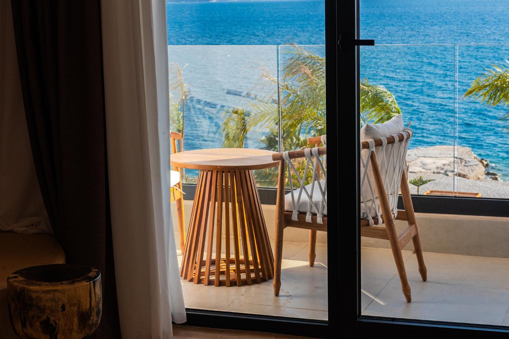 Royal Suite with Sea View and Bath Tub photo 2