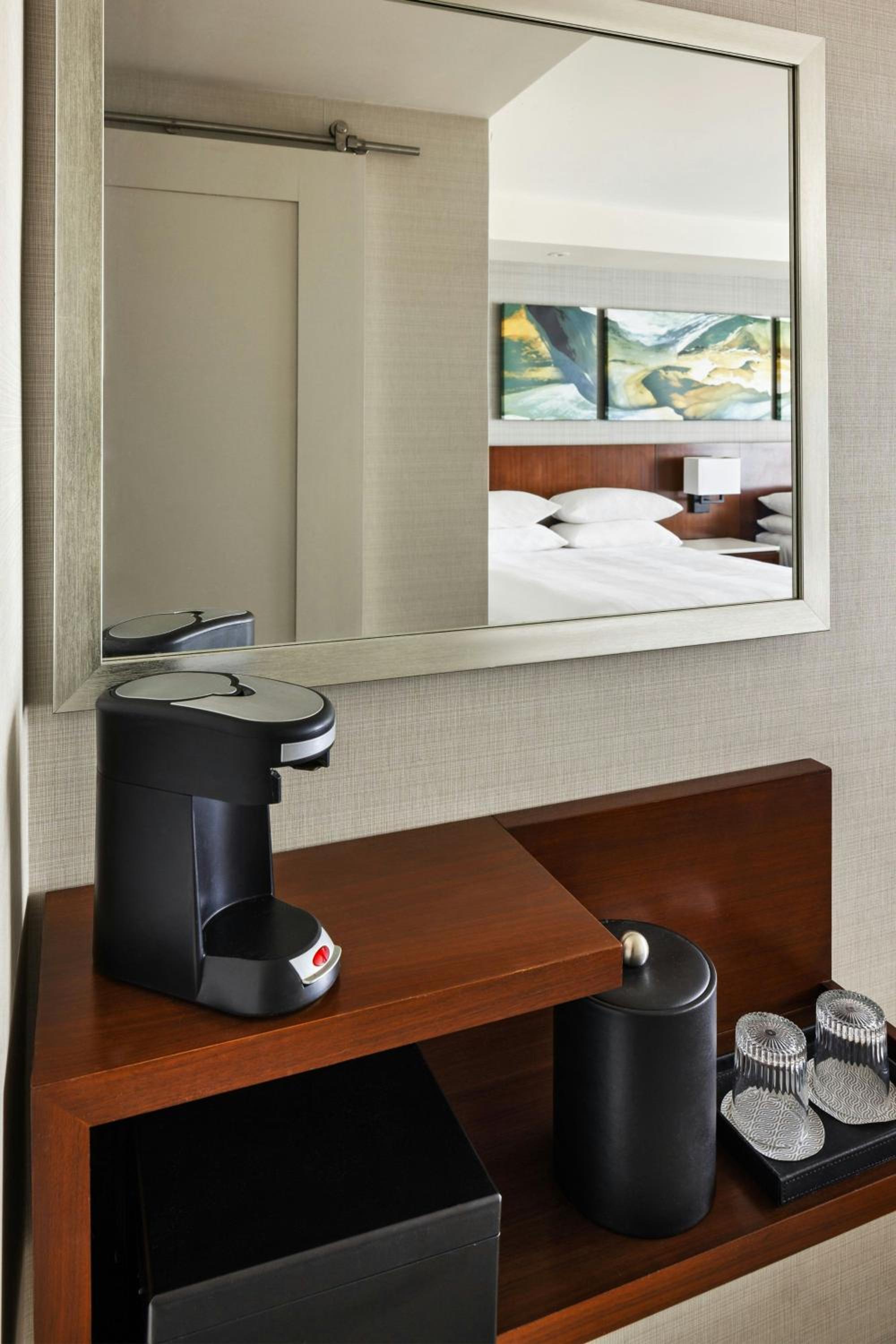 Queen Room with Two Queen Beds - Hearing Accessible - Photo 3