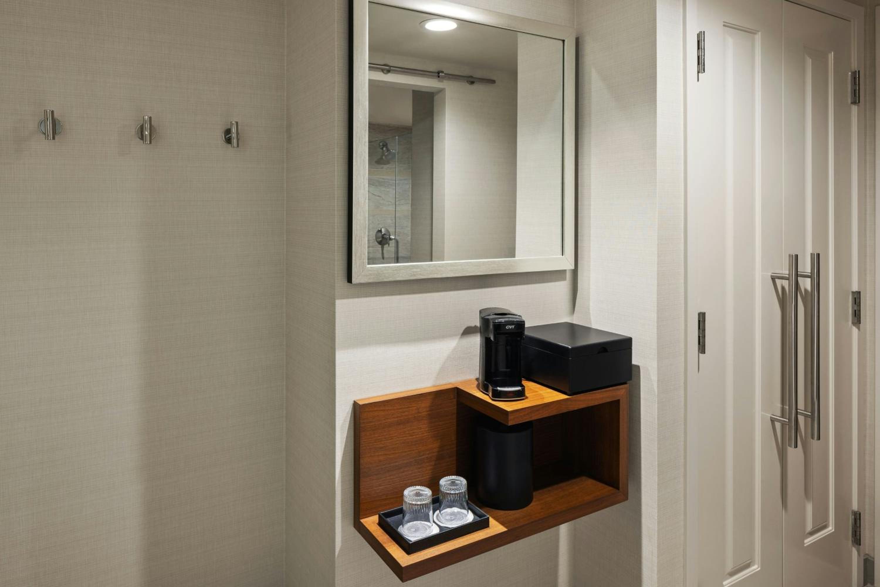Queen Room with Two Queen Beds - Hearing Accessible - Photo 5