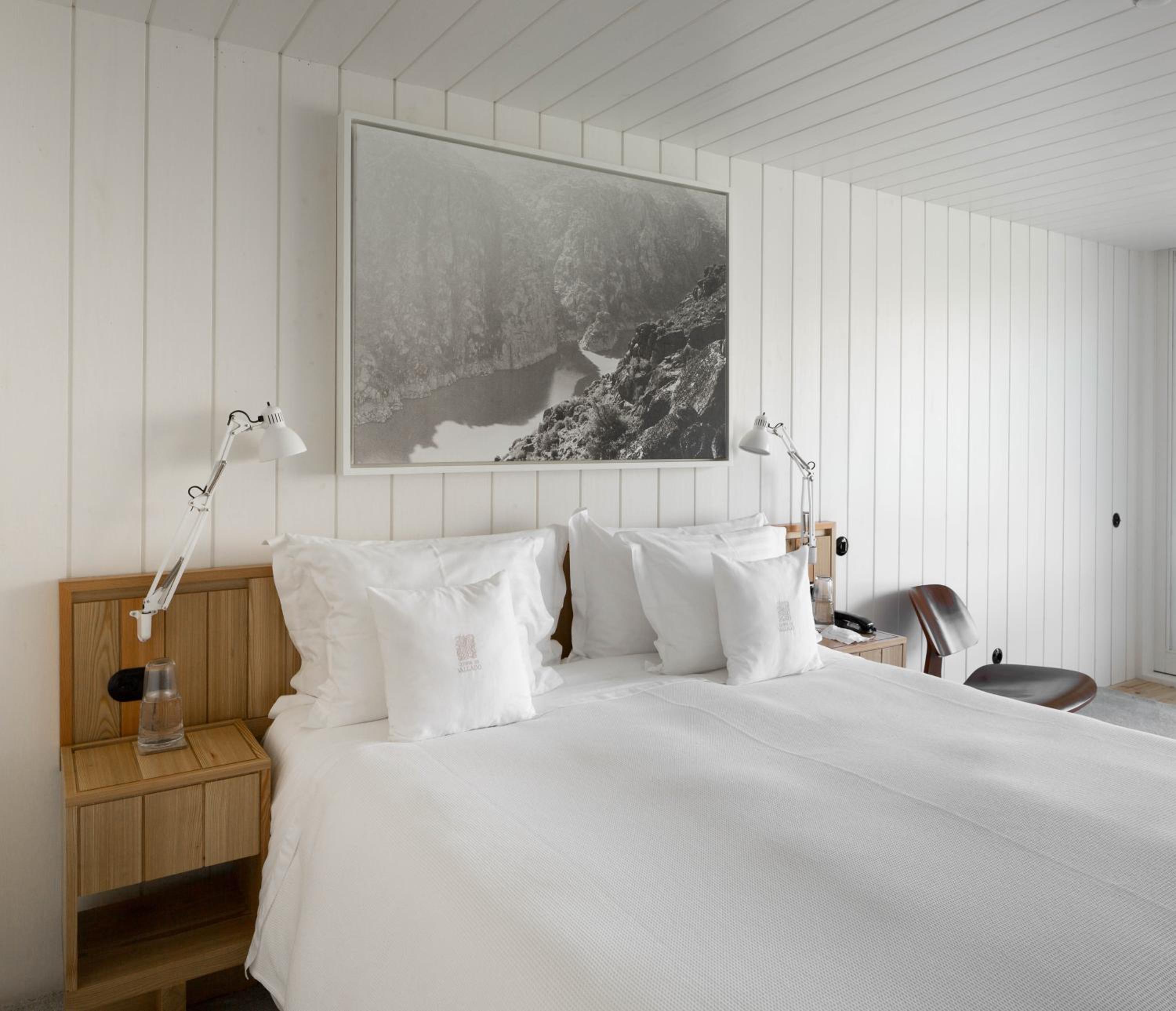 Double or Twin Room with View - Photo 3