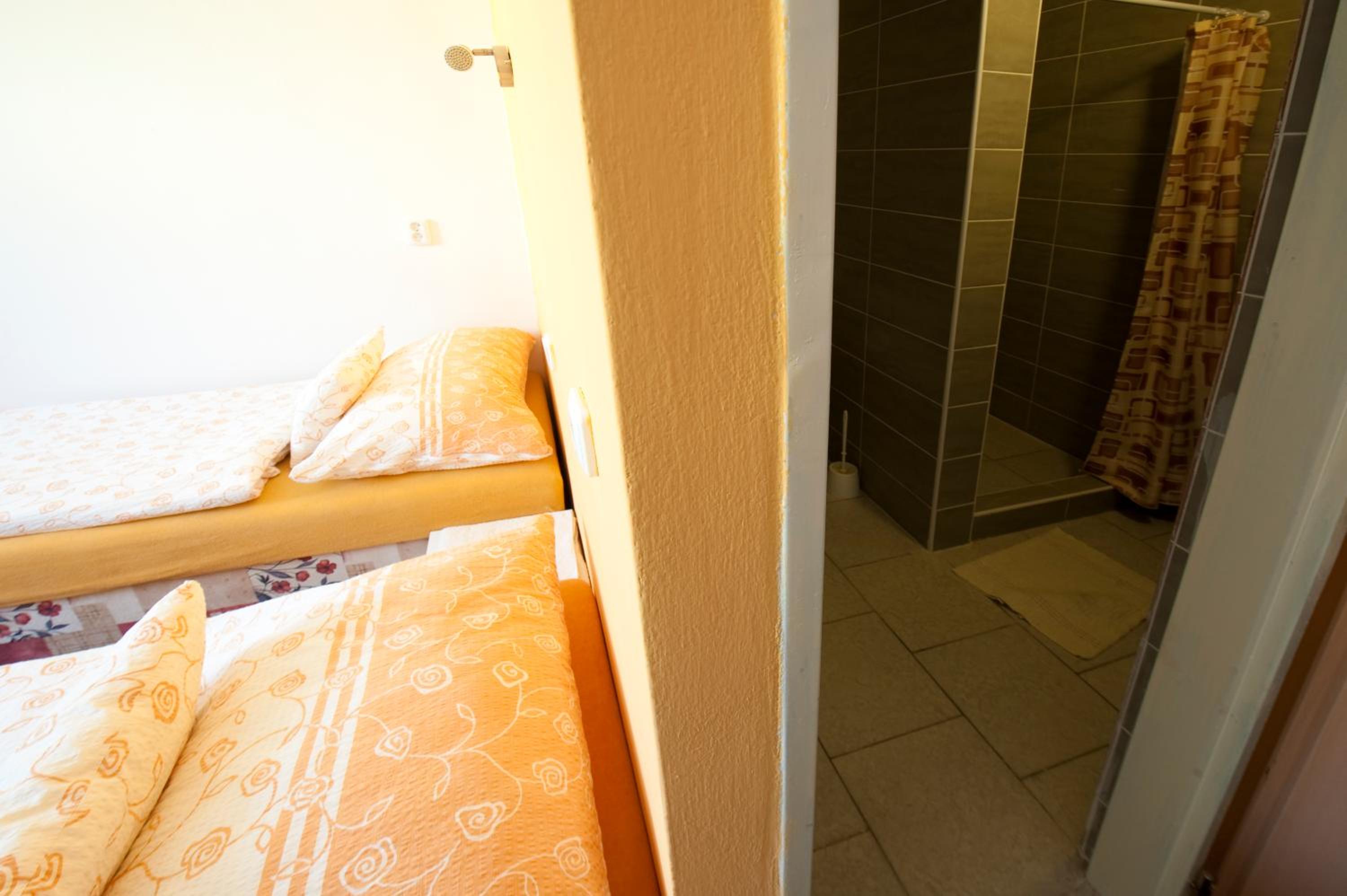 Twin Room with Shared Bathroom photo 1