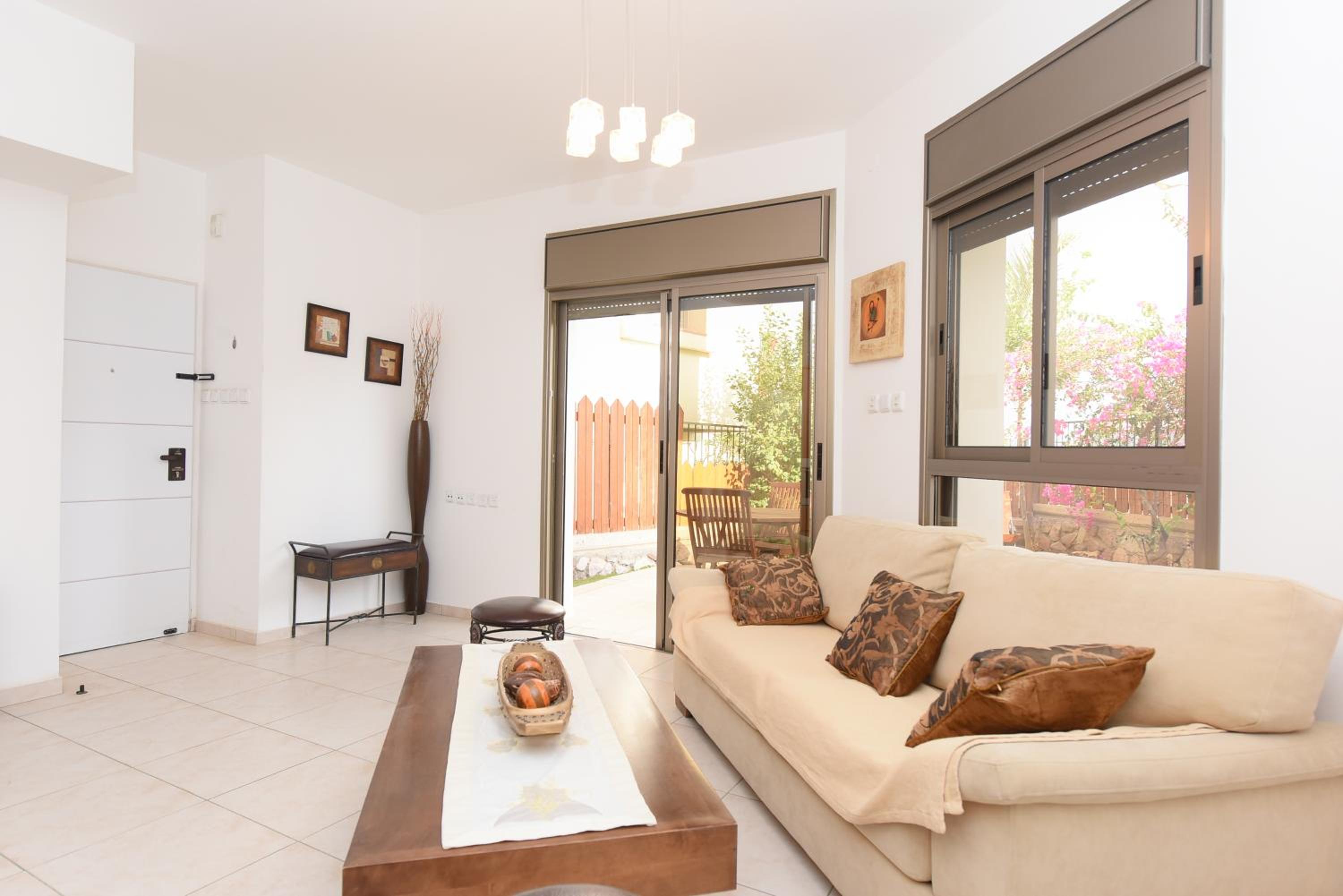 Two-Bedroom Apartment with Jacuzzi - Shoham 2